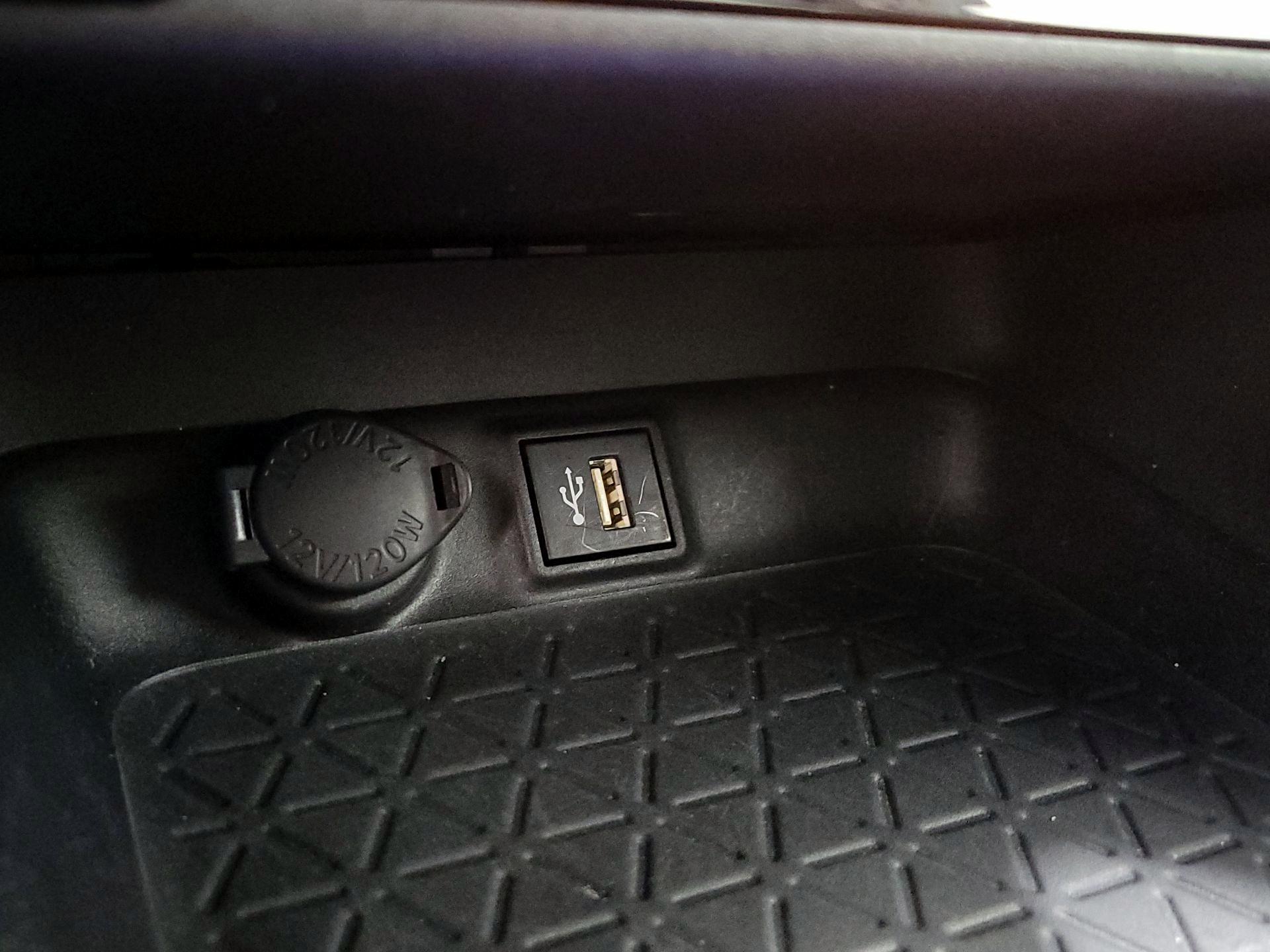 Thumbnail: 2023 Toyota RAV4 - 18