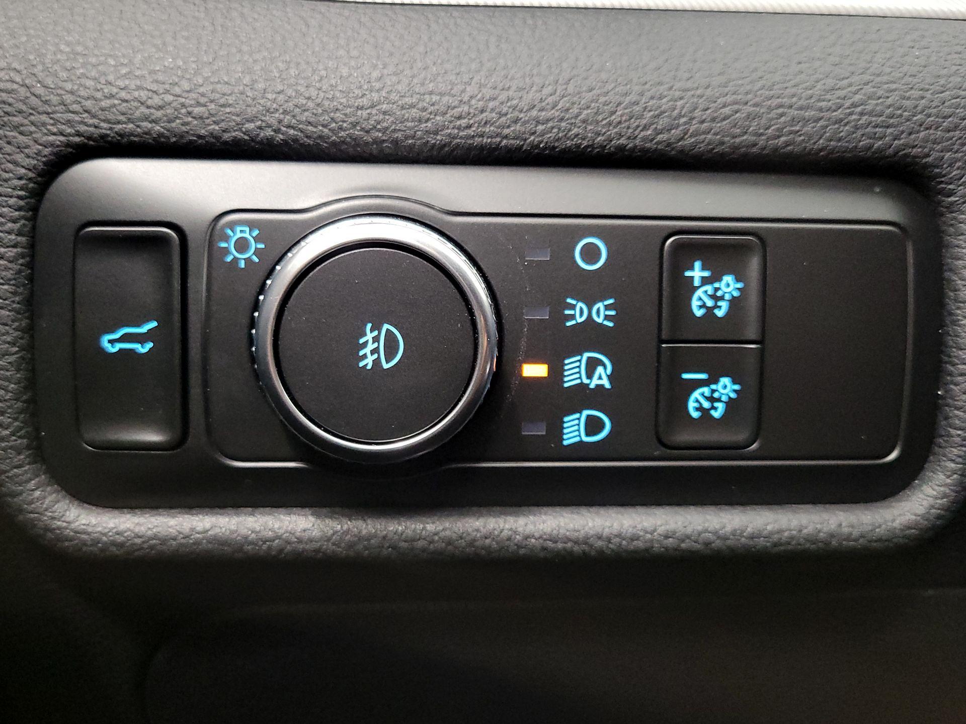 Thumbnail: 2020 Ford Explorer - 13