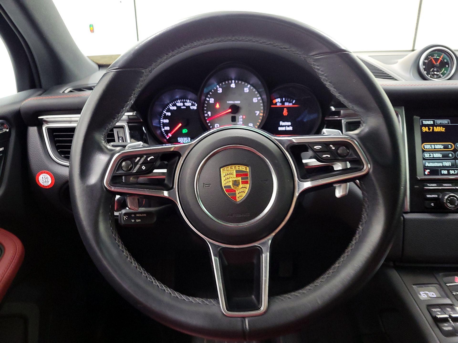 Thumbnail: 2015 Porsche Macan - 10