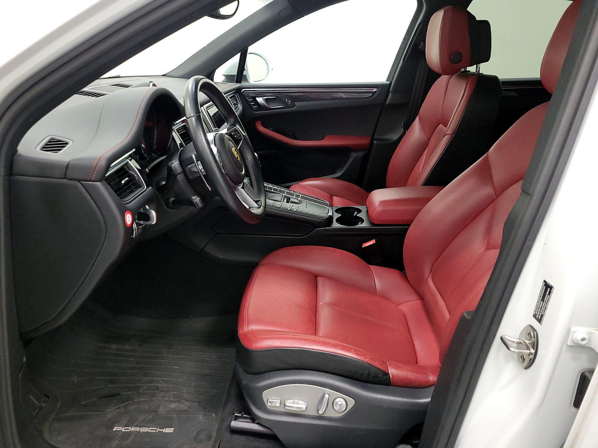 Thumbnail: 2015 Porsche Macan - 11