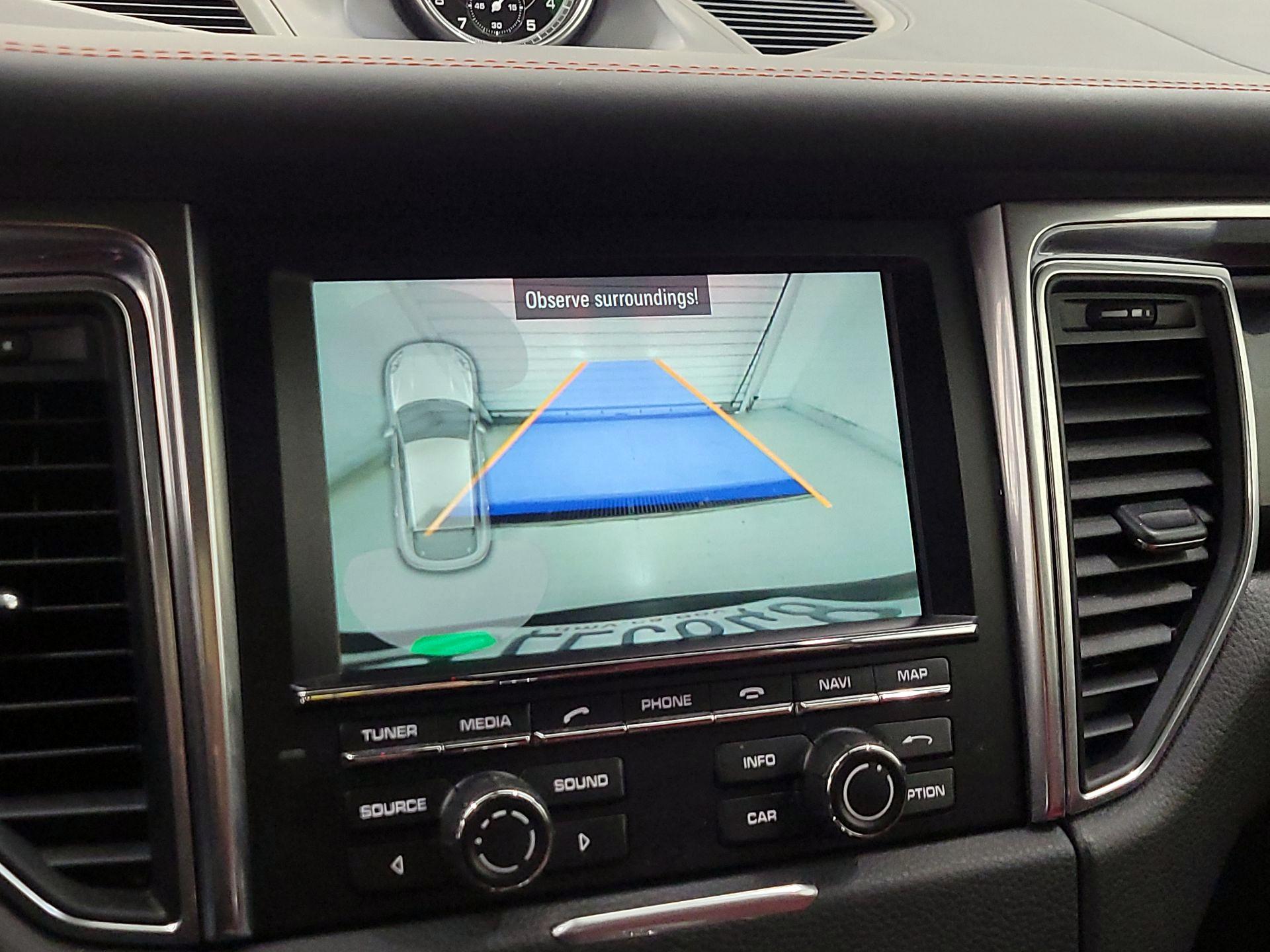 Thumbnail: 2015 Porsche Macan - 15