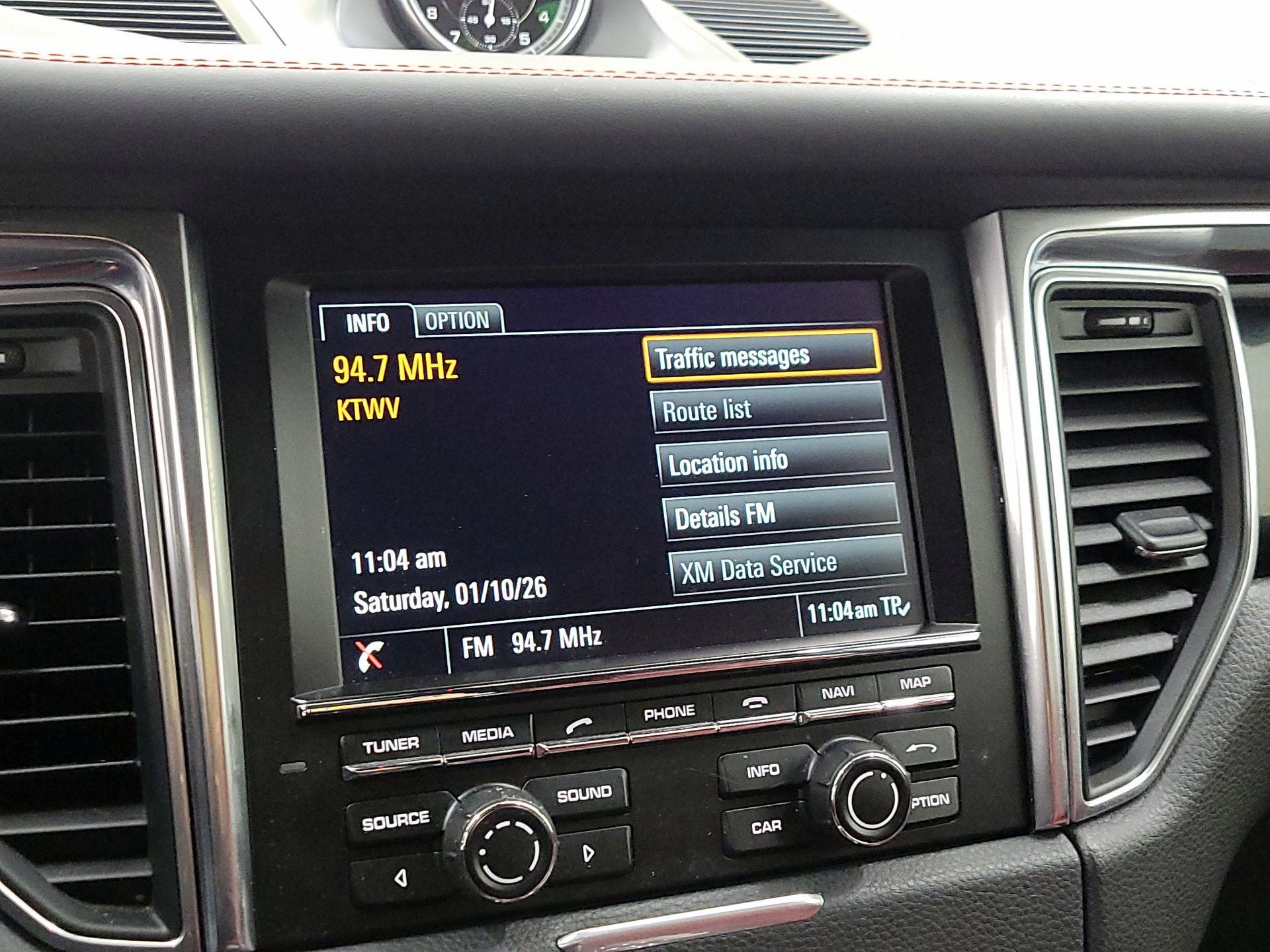 Thumbnail: 2015 Porsche Macan - 16