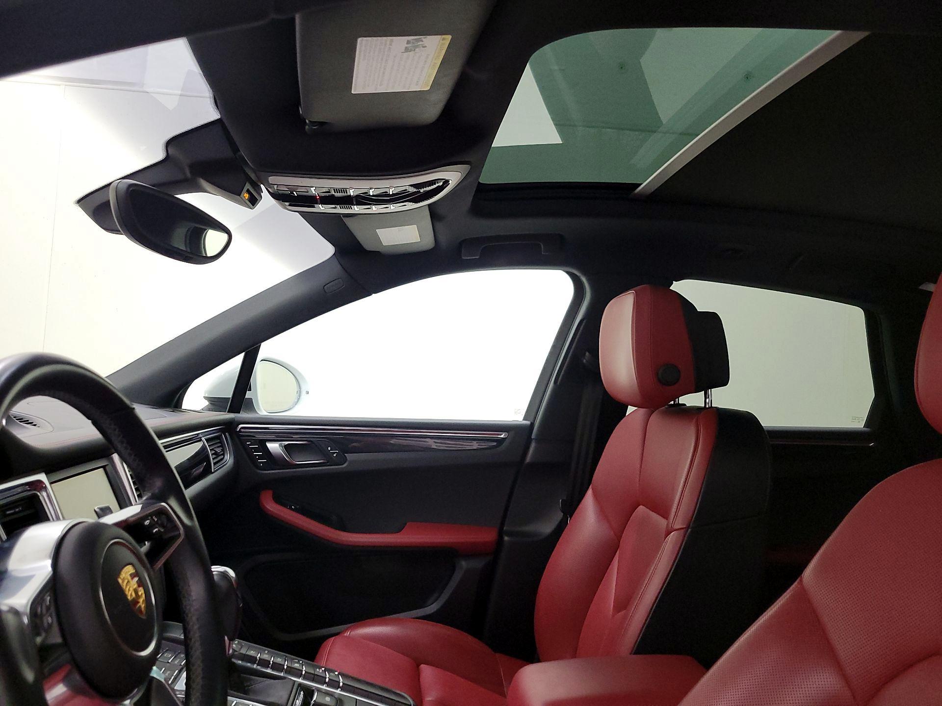 Thumbnail: 2015 Porsche Macan - 20