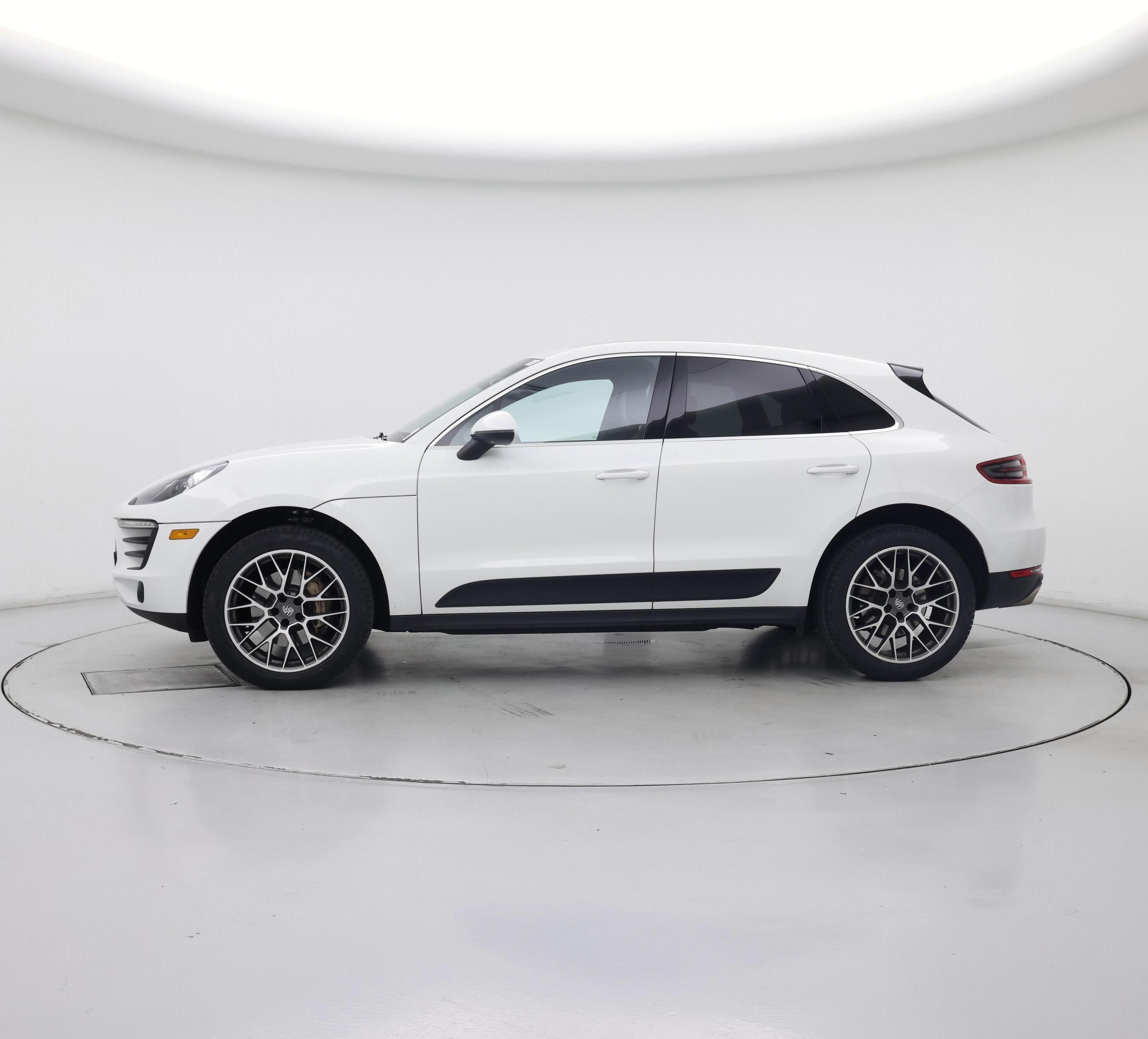 Thumbnail: 2015 Porsche Macan - 3
