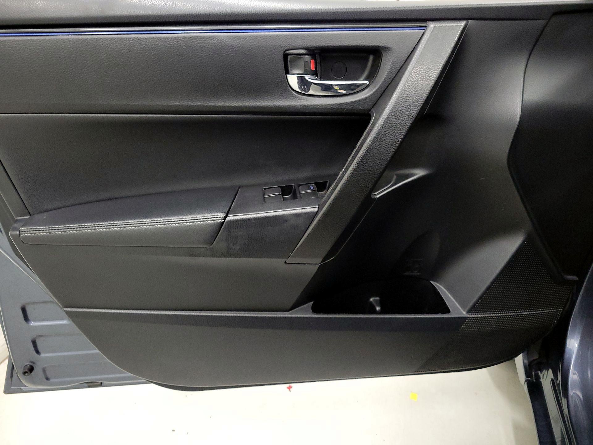 Thumbnail: 2018 Toyota Corolla - 12