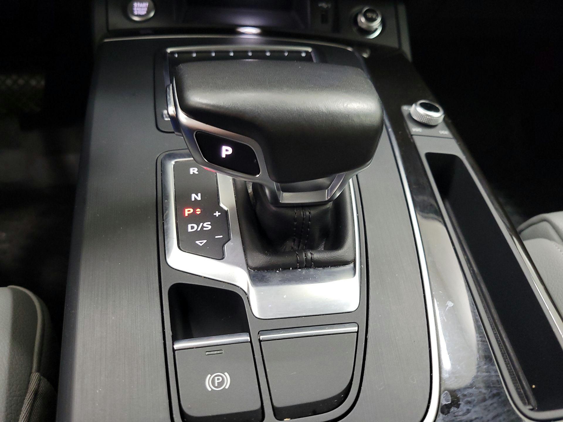 Thumbnail: 2018 Audi Q5 - 18