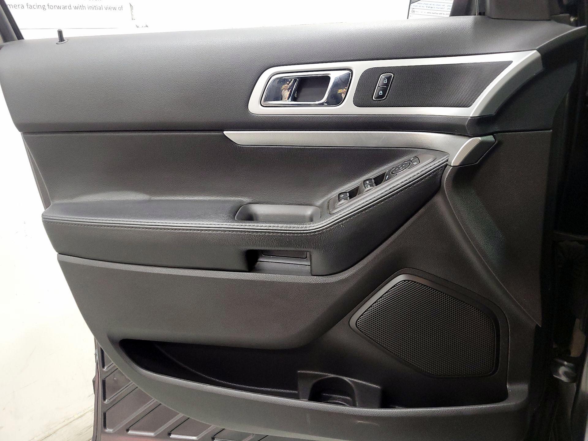 Thumbnail: 2015 Ford Explorer - 12