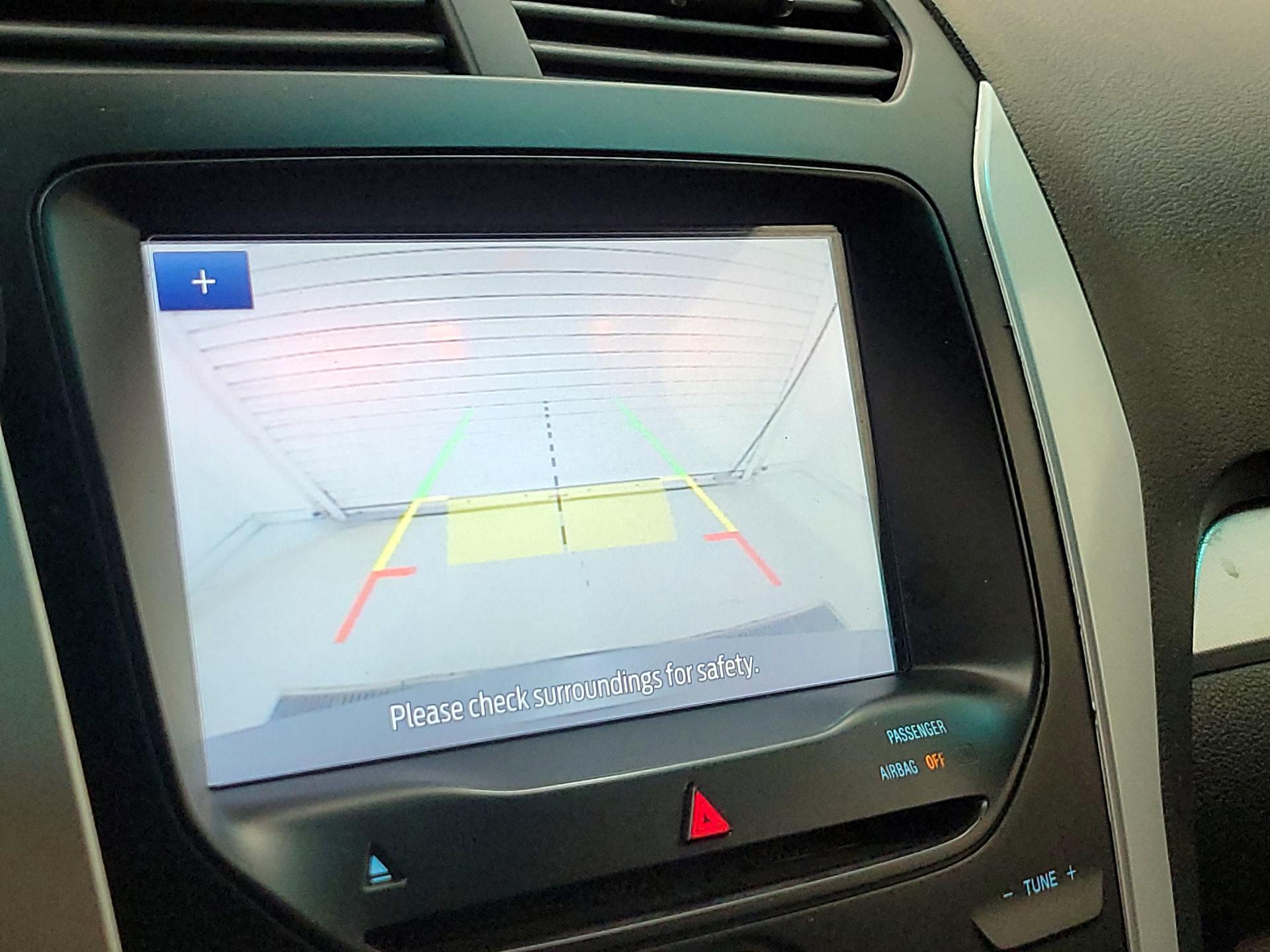 Thumbnail: 2015 Ford Explorer - 15