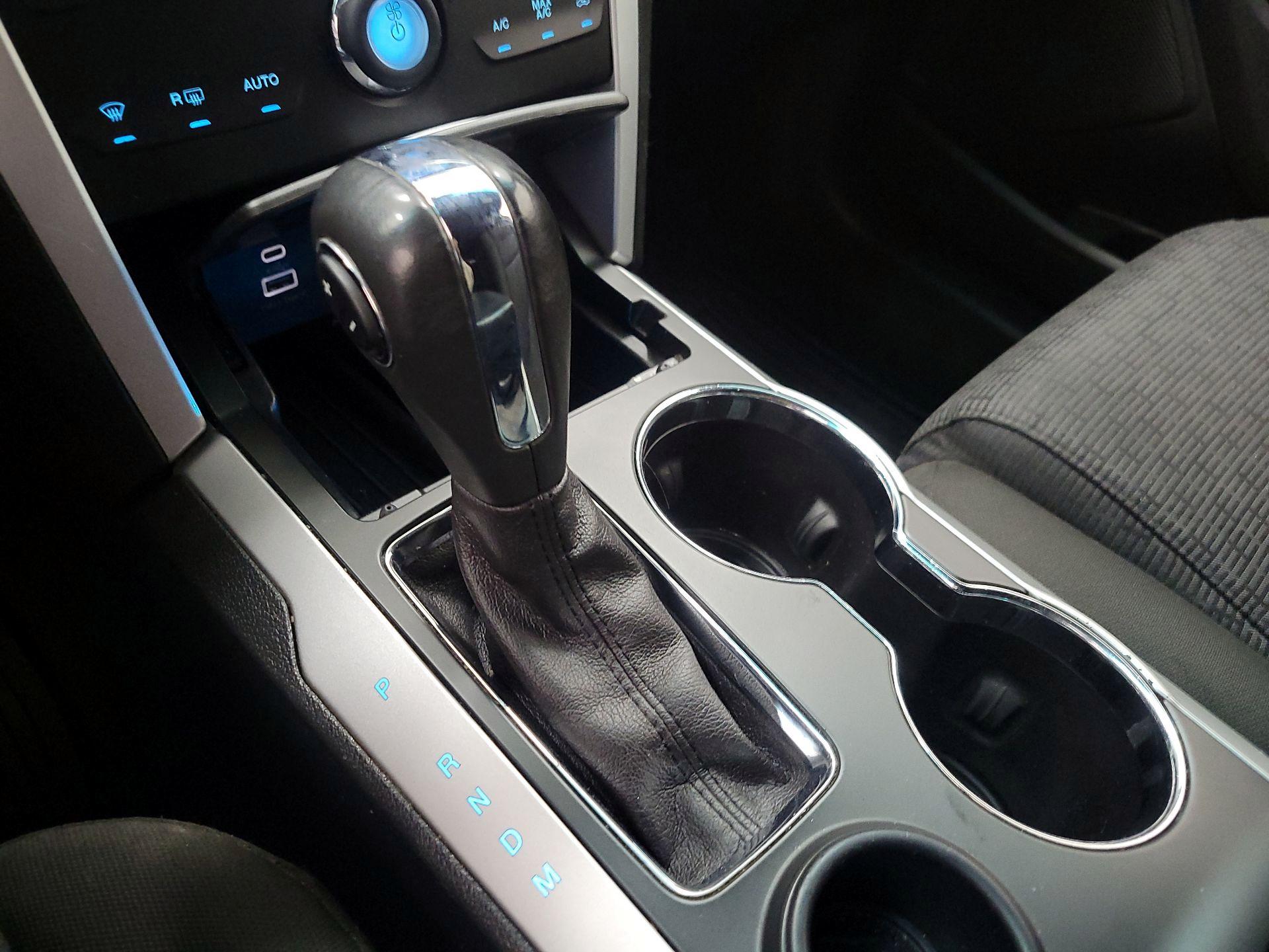 Thumbnail: 2015 Ford Explorer - 18