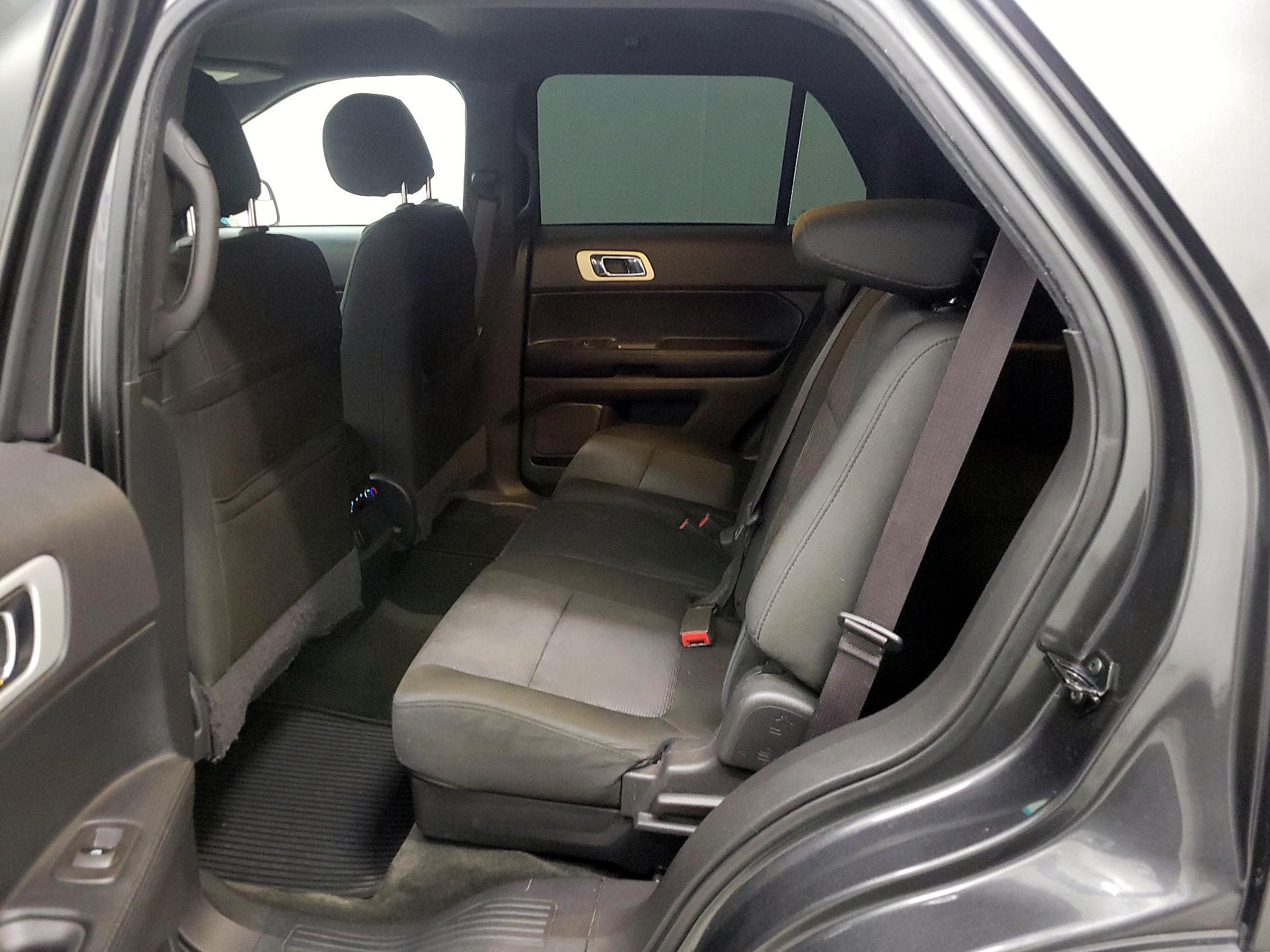 Thumbnail: 2015 Ford Explorer - 20