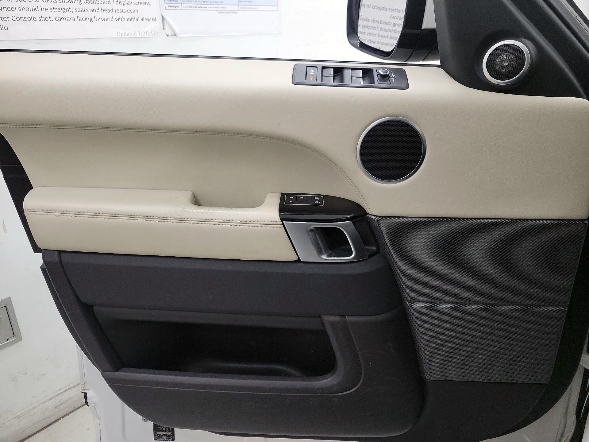 Thumbnail: 2016 Land Rover Range Rover Sport - 12