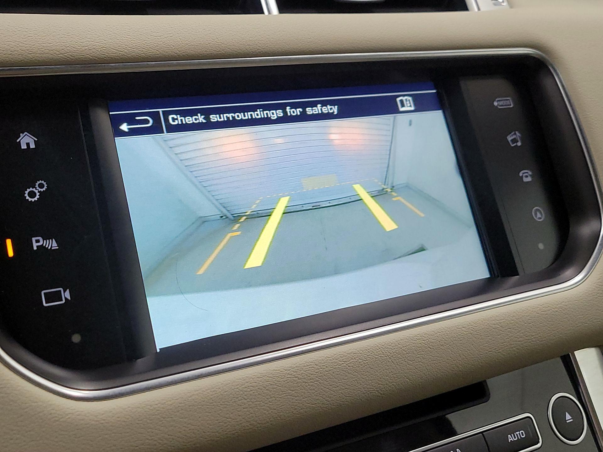 Thumbnail: 2016 Land Rover Range Rover Sport - 15