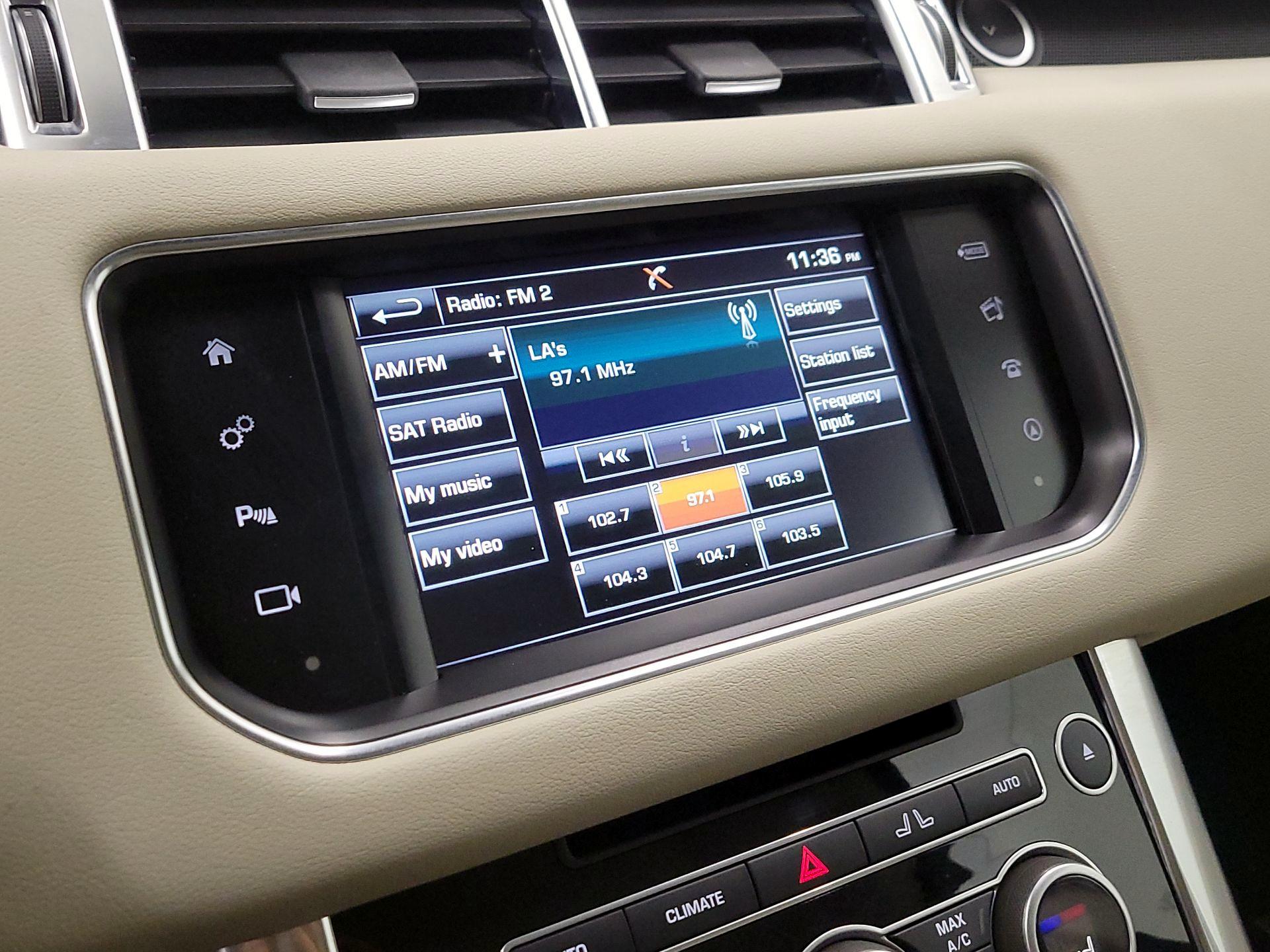 Thumbnail: 2016 Land Rover Range Rover Sport - 16