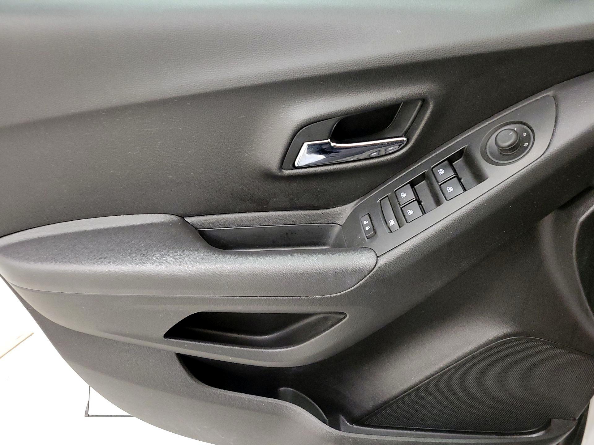 Thumbnail: 2020 Chevrolet Trax - 12