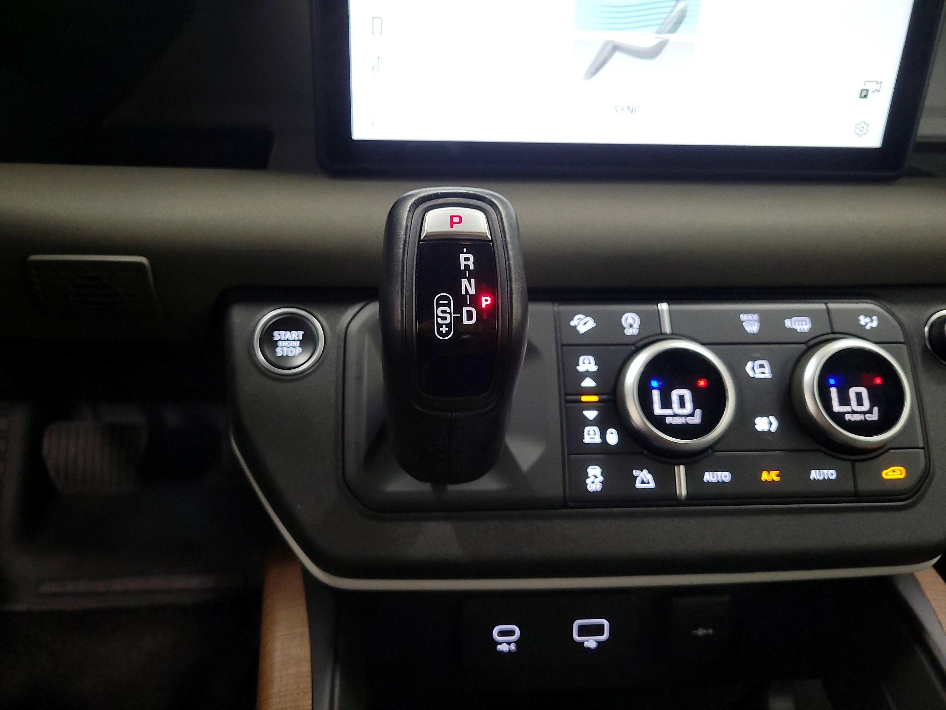 Thumbnail: 2023 Land Rover Defender - 18