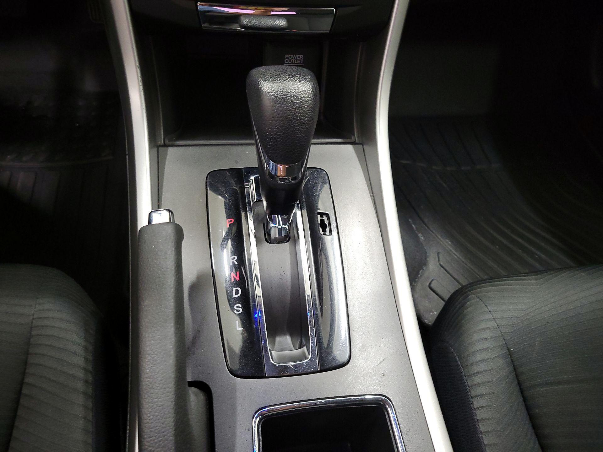 Thumbnail: 2015 Honda Accord - 17