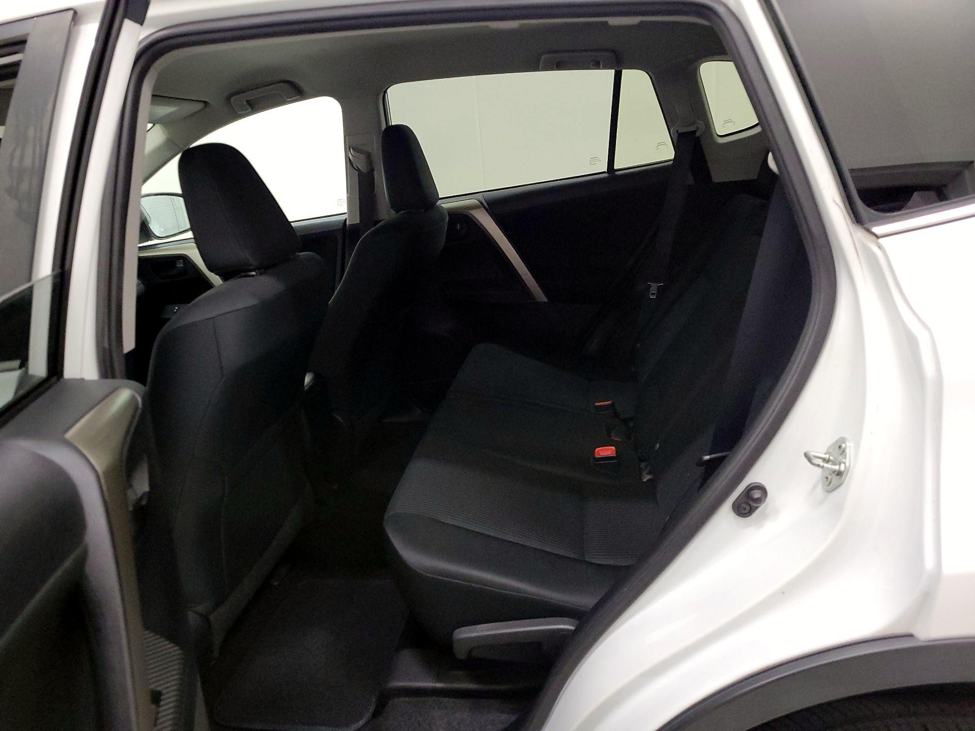 Thumbnail: 2014 Toyota RAV4 - 19