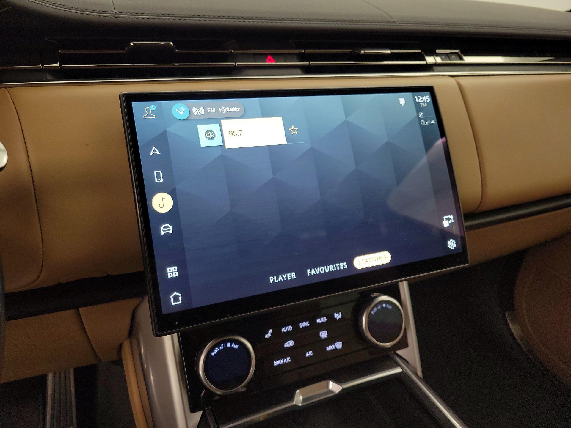 Thumbnail: 2023 Land Rover Range Rover - 16