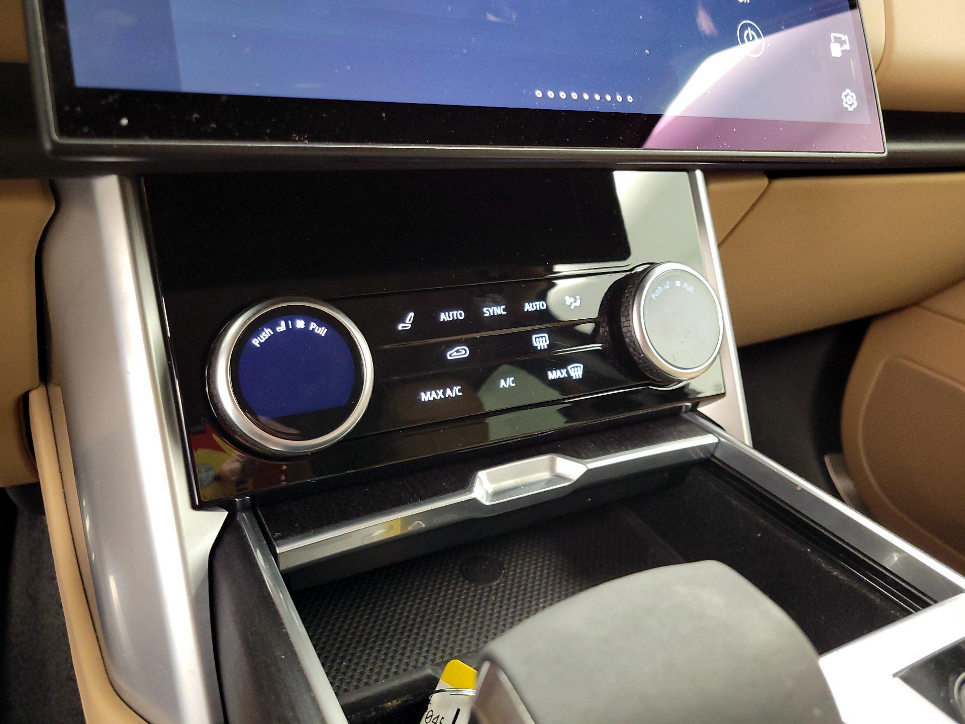 Thumbnail: 2023 Land Rover Range Rover - 17