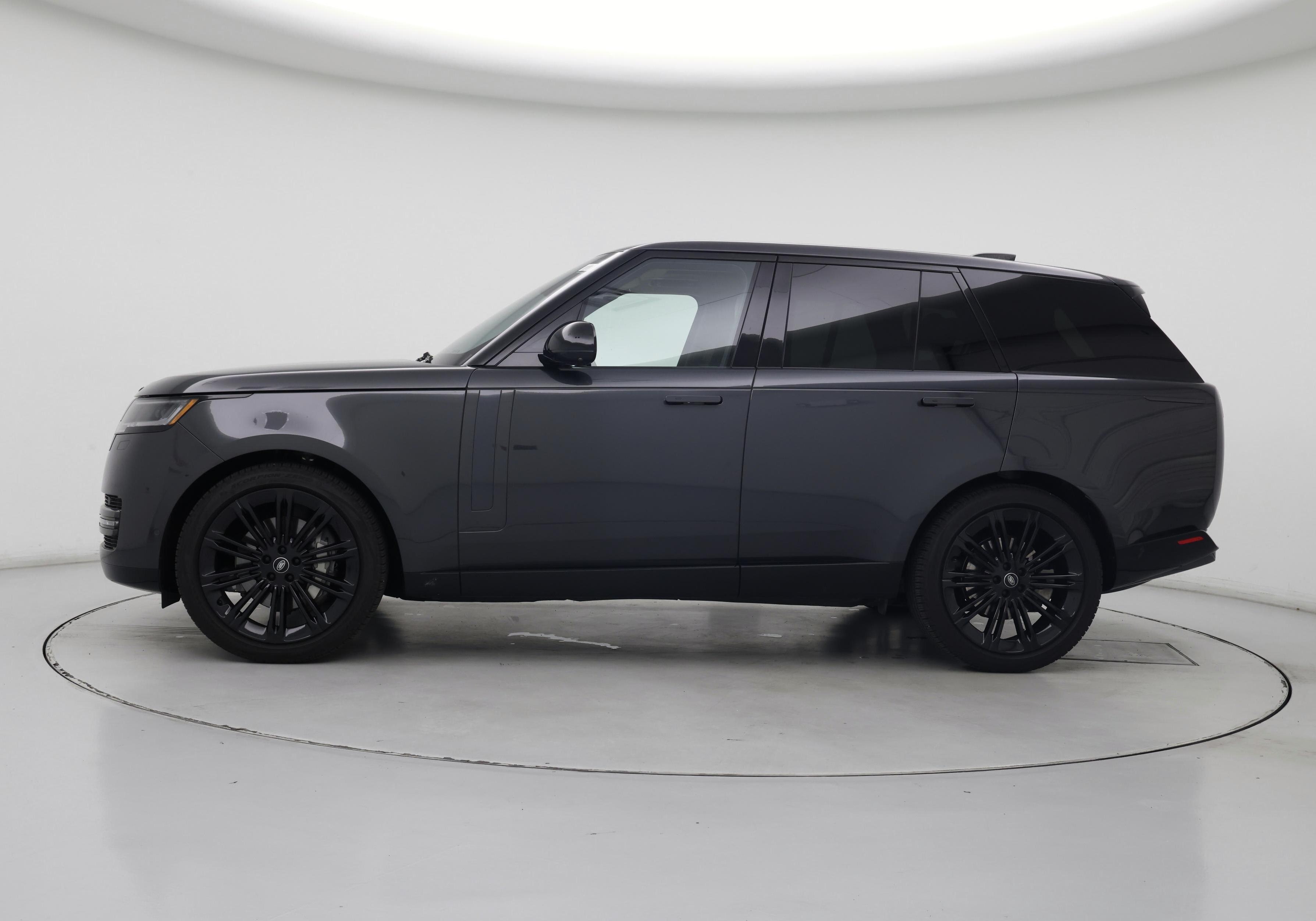 Thumbnail: 2023 Land Rover Range Rover - 3