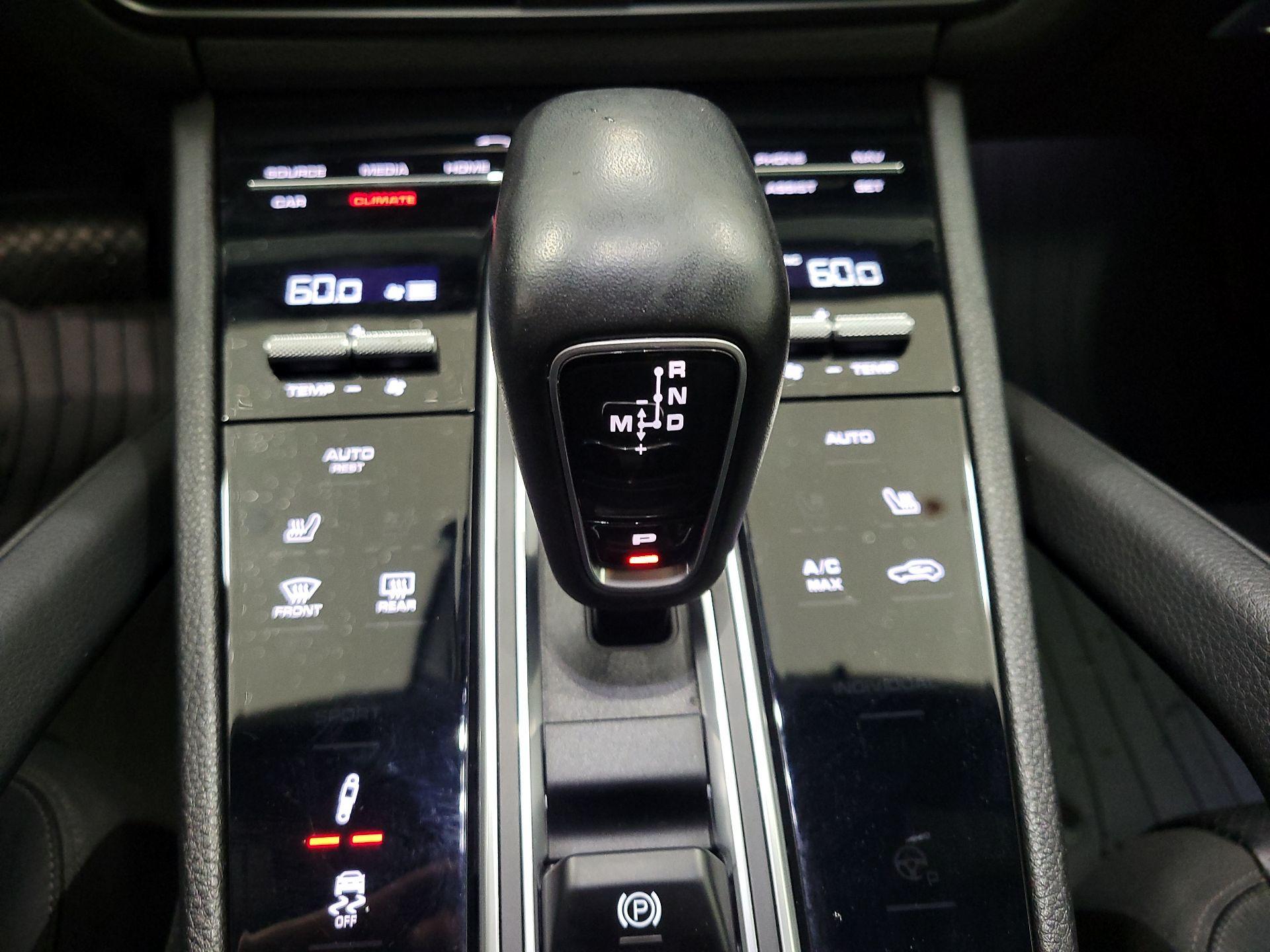 Thumbnail: 2020 Porsche Cayenne - 18