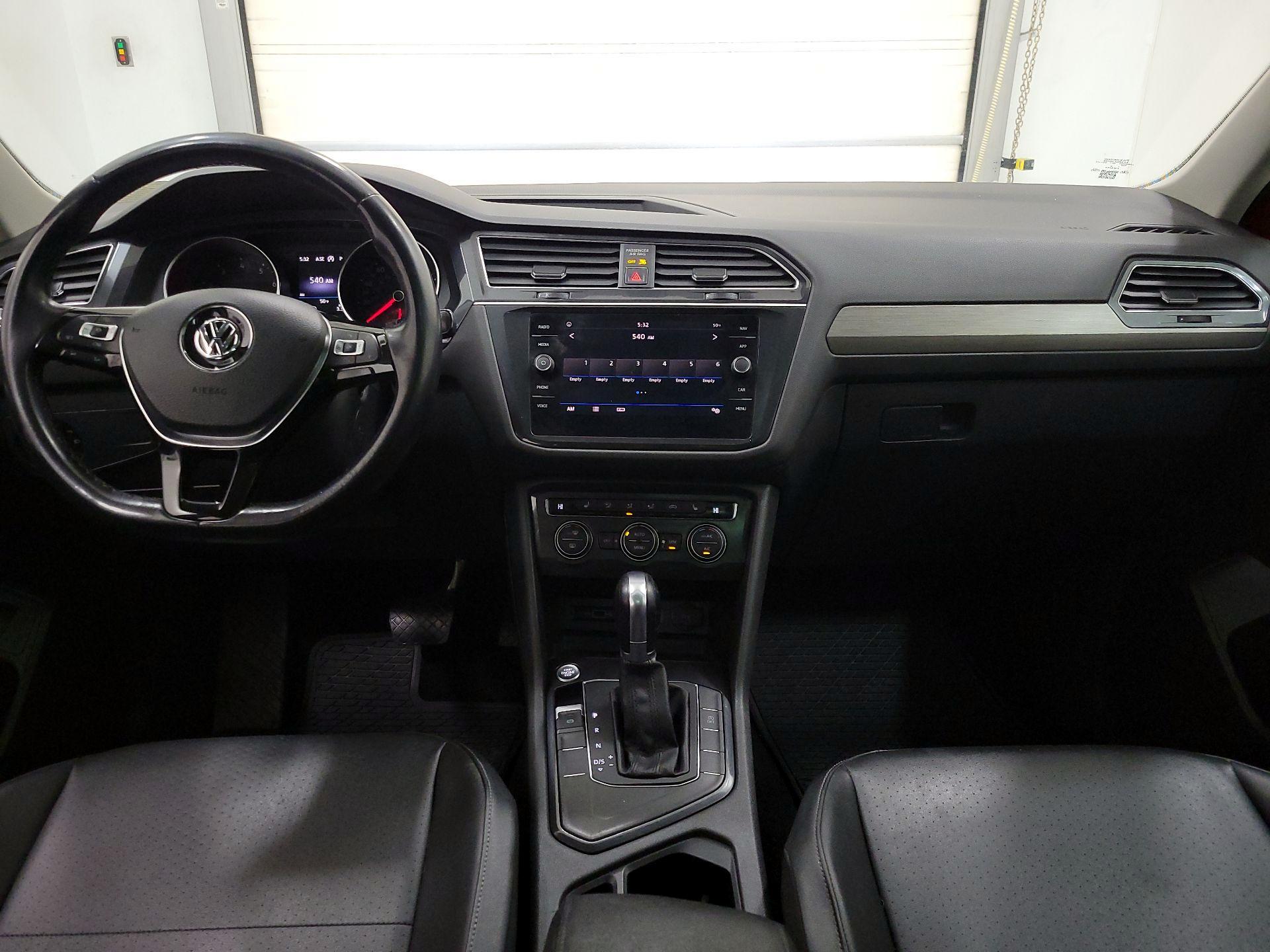 Thumbnail: 2018 Volkswagen Tiguan - 9