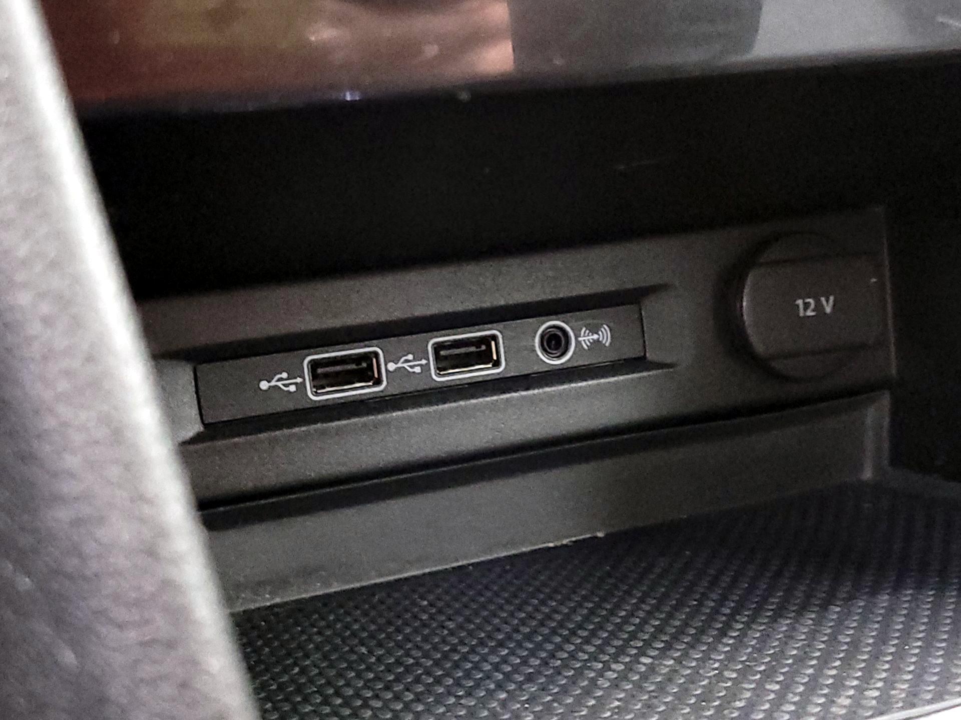 Thumbnail: 2018 Volkswagen Tiguan - 18