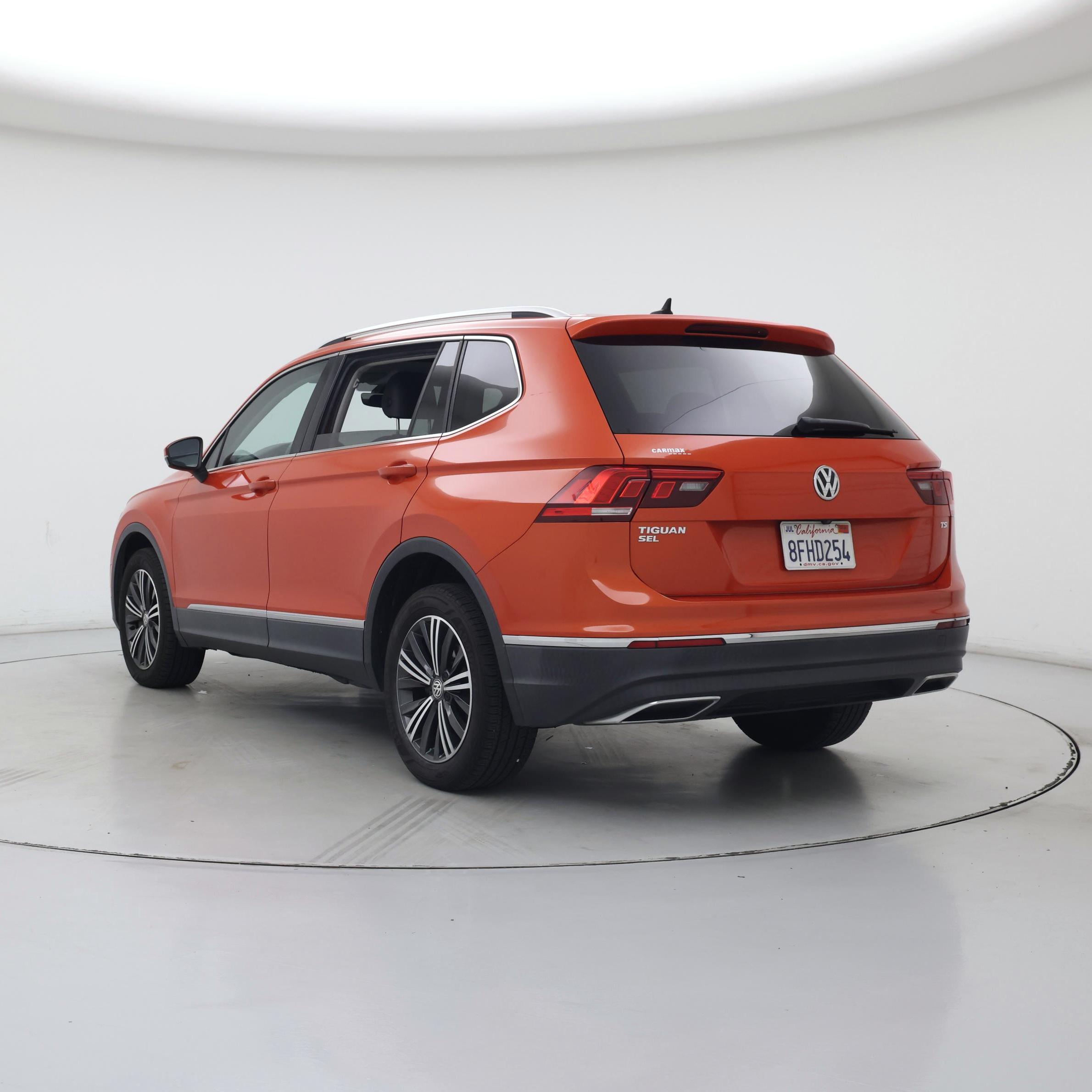 Thumbnail: 2018 Volkswagen Tiguan - 2