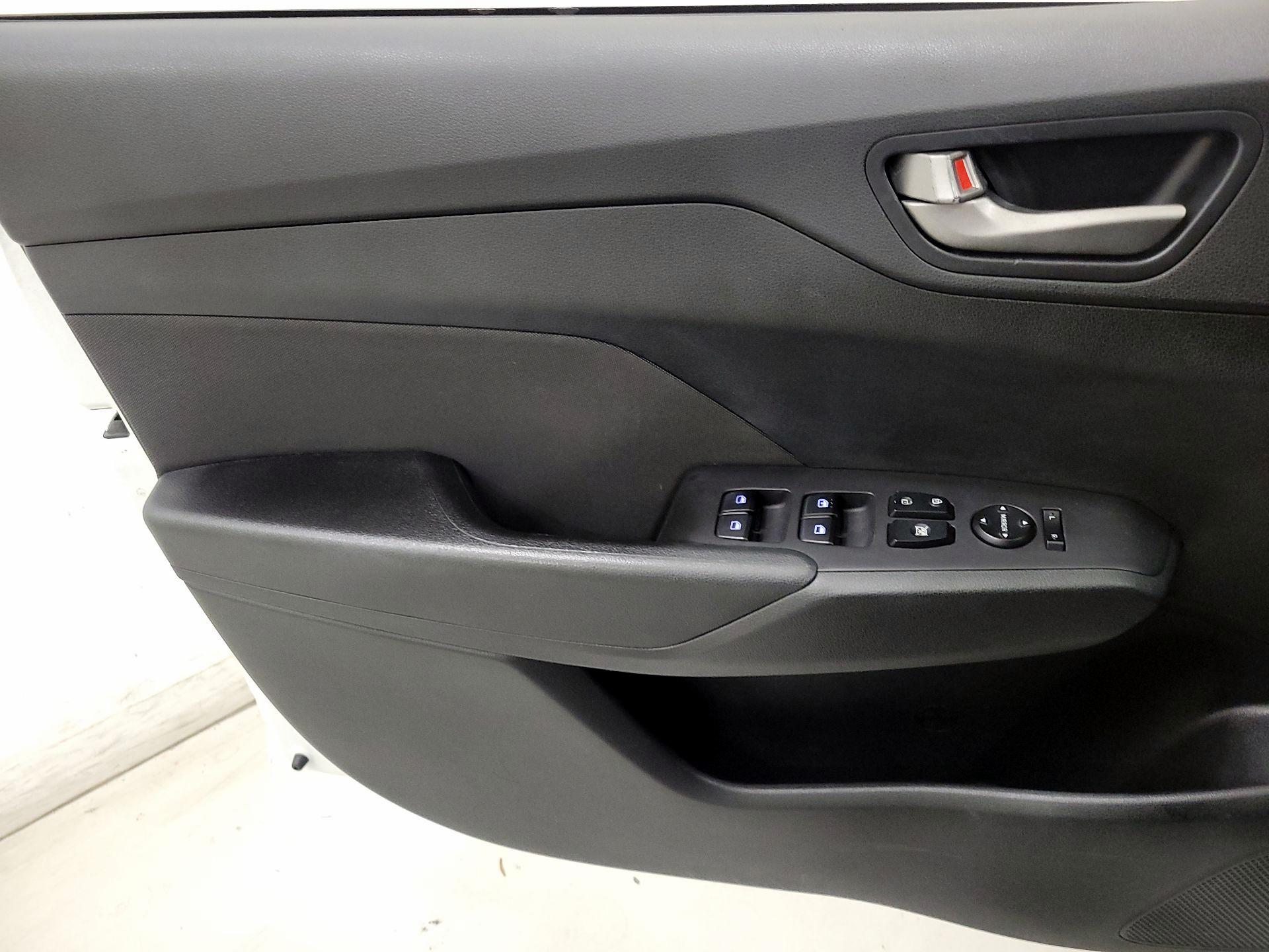 Thumbnail: 2018 Hyundai Accent - 12
