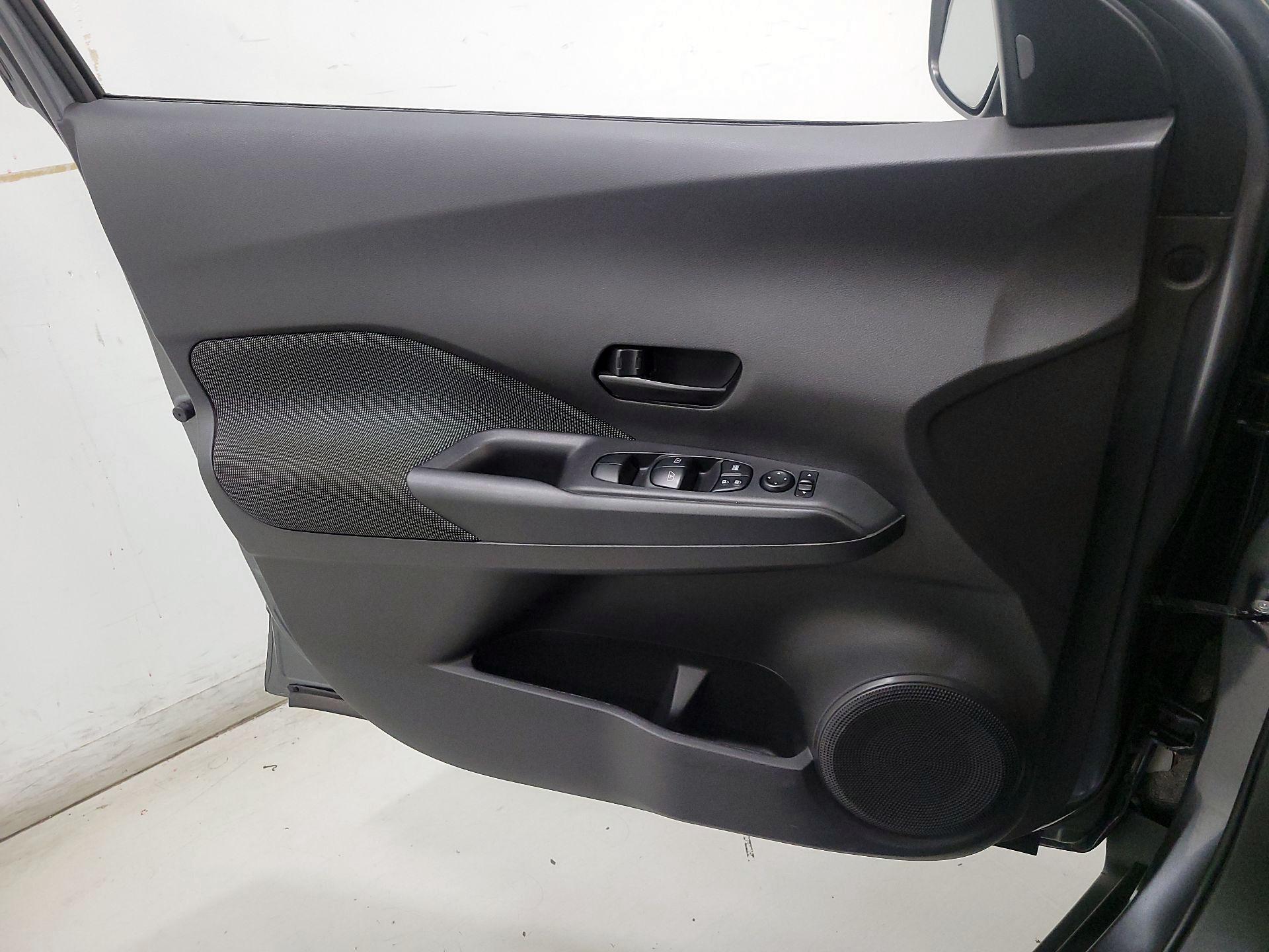 Thumbnail: 2020 Nissan Kicks - 12