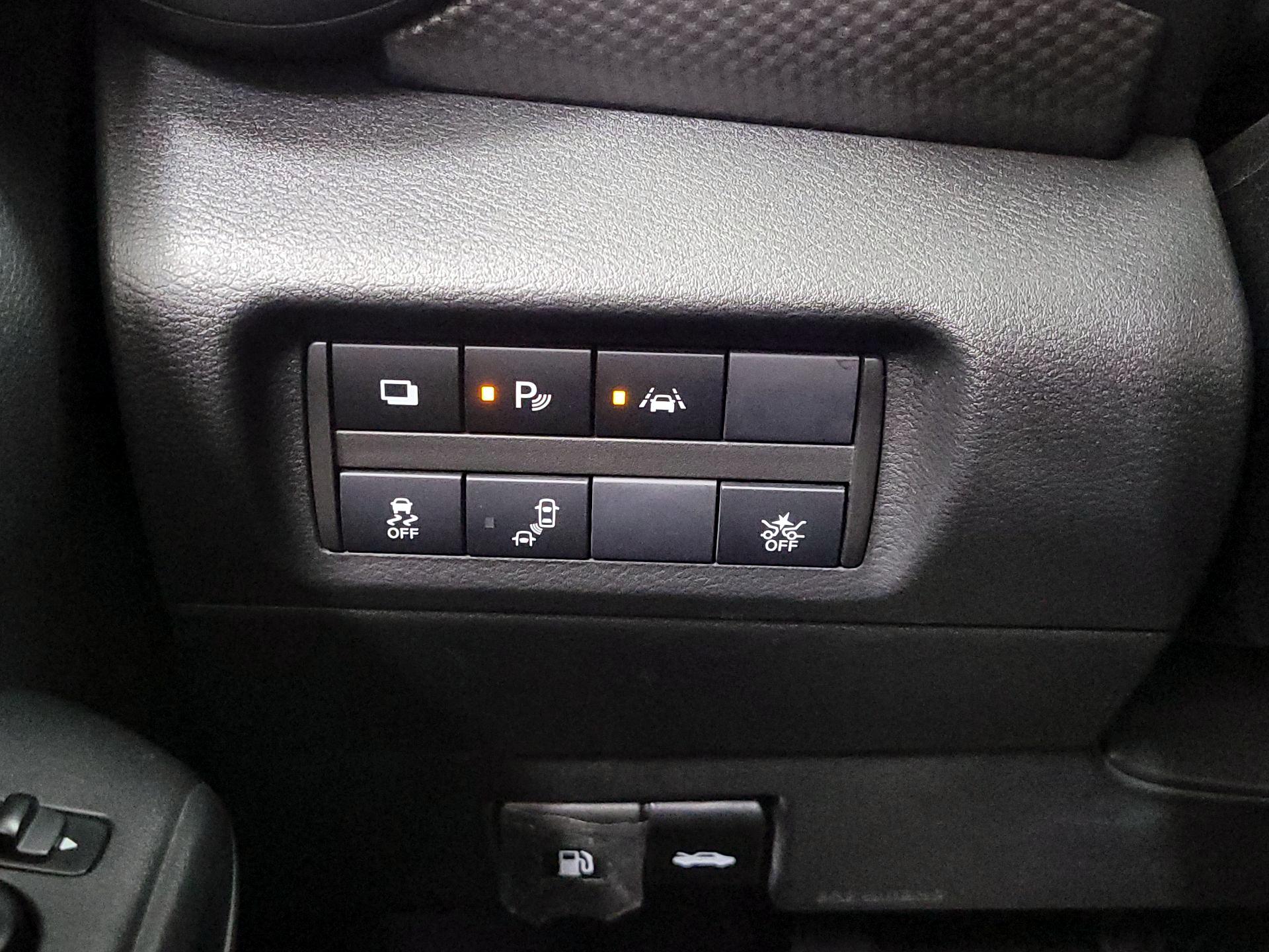 Thumbnail: 2020 Nissan Kicks - 13