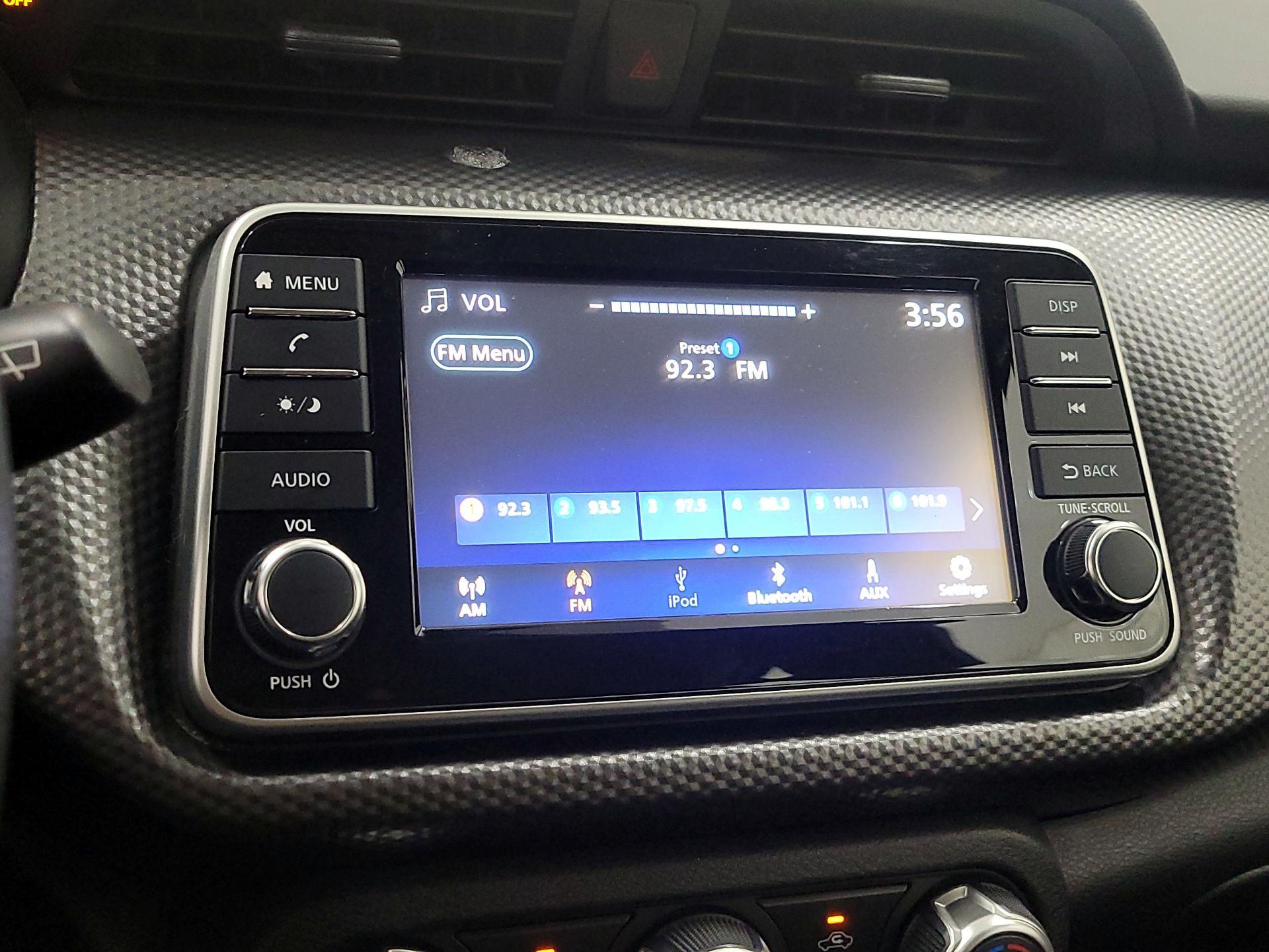 Thumbnail: 2020 Nissan Kicks - 15