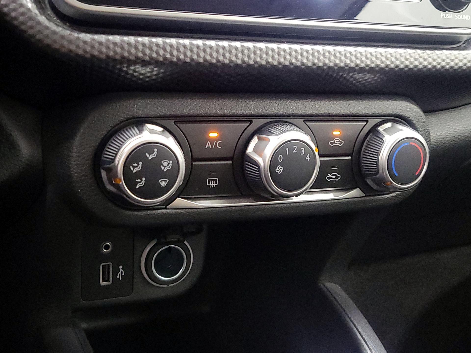 Thumbnail: 2020 Nissan Kicks - 16