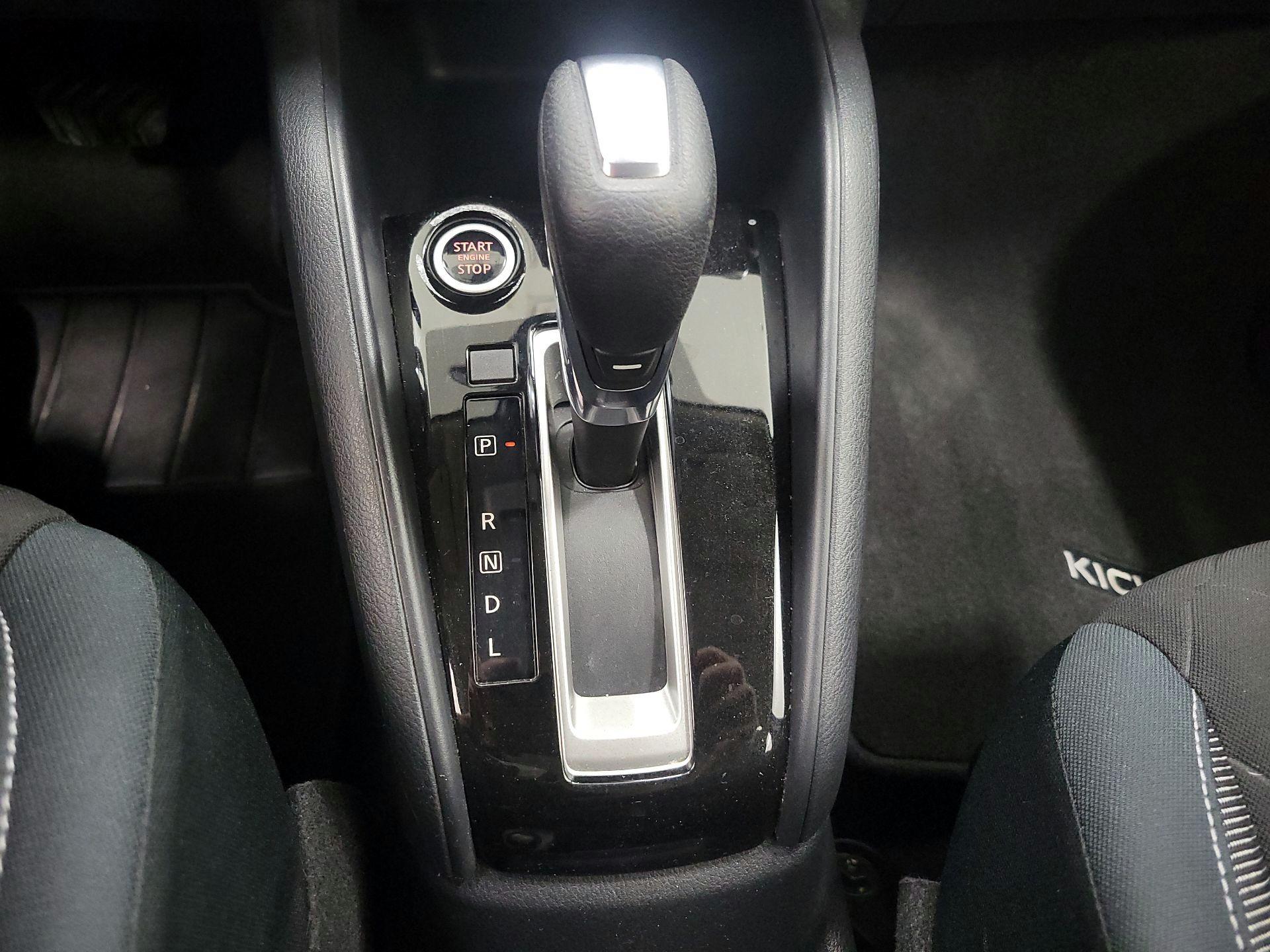 Thumbnail: 2020 Nissan Kicks - 17