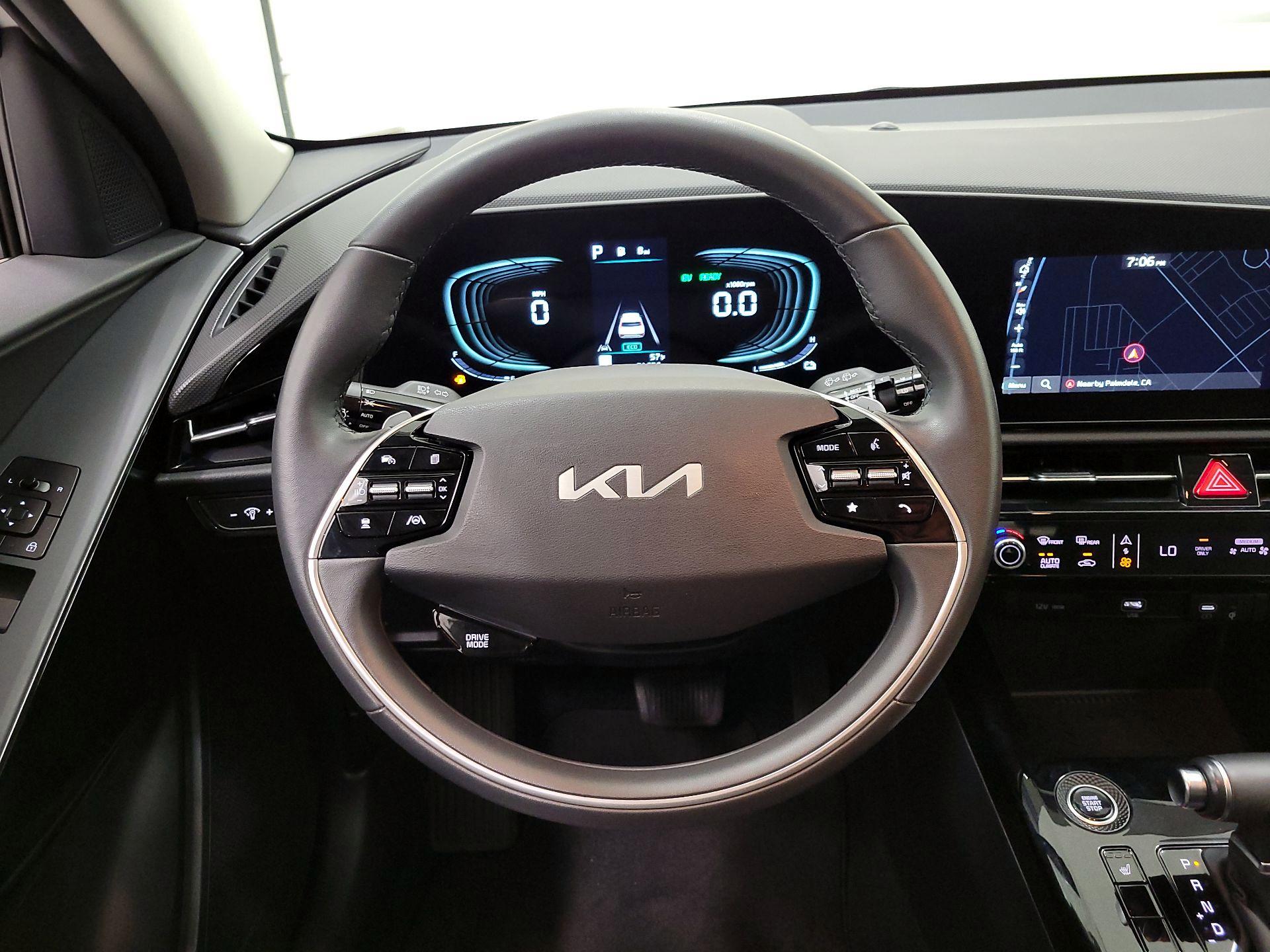 Thumbnail: 2023 Kia Niro - 10