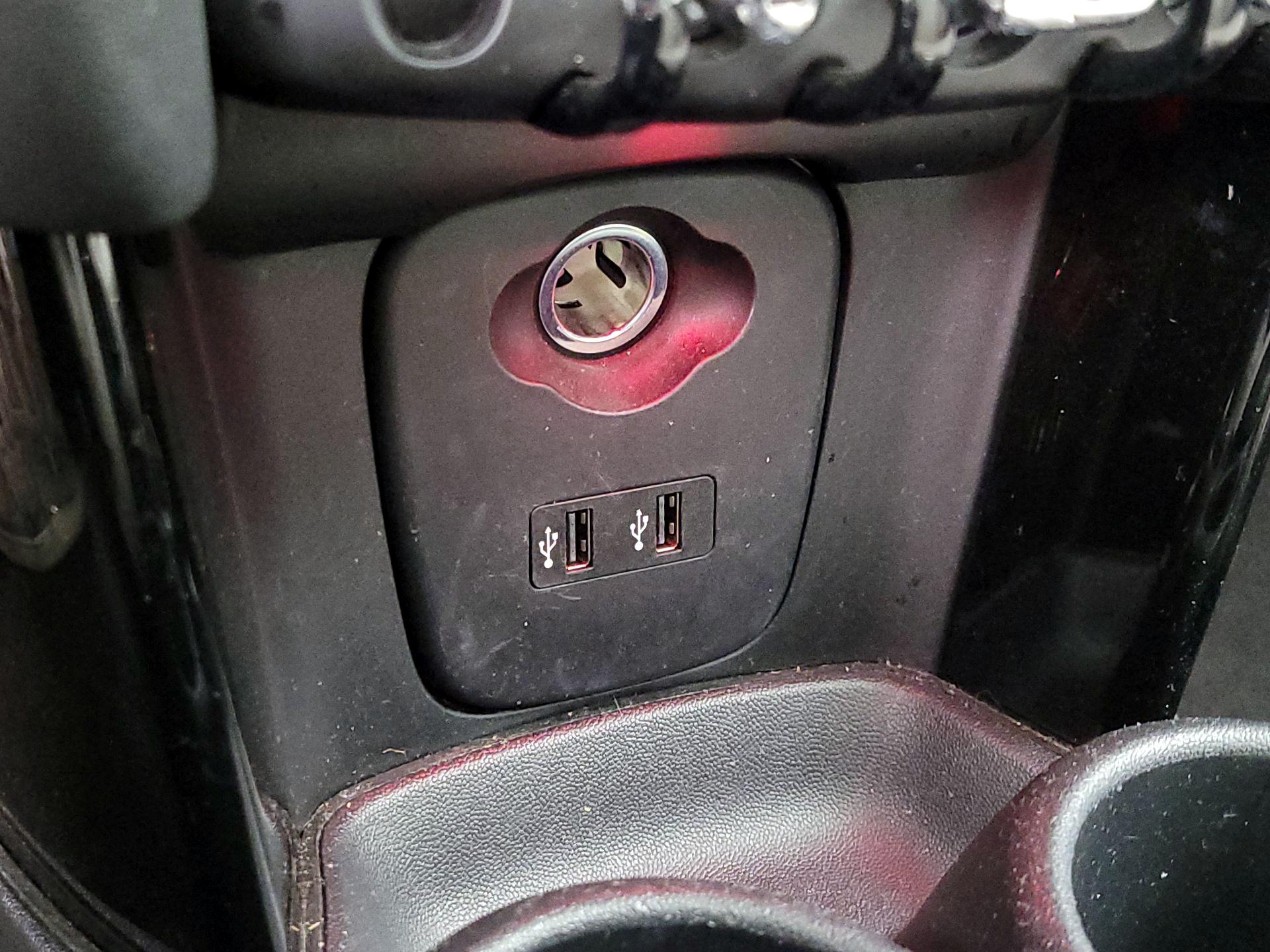 Thumbnail: 2020 MINI Cooper Hardtop - 16