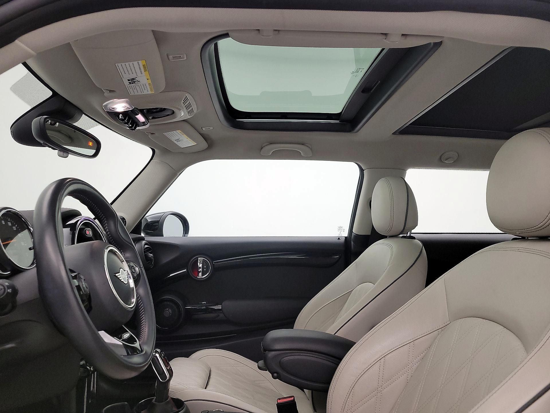 Thumbnail: 2020 MINI Cooper Hardtop - 17