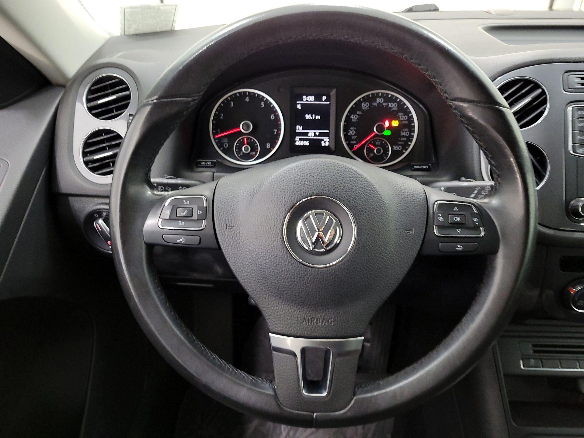 Thumbnail: 2018 Volkswagen Tiguan - 10