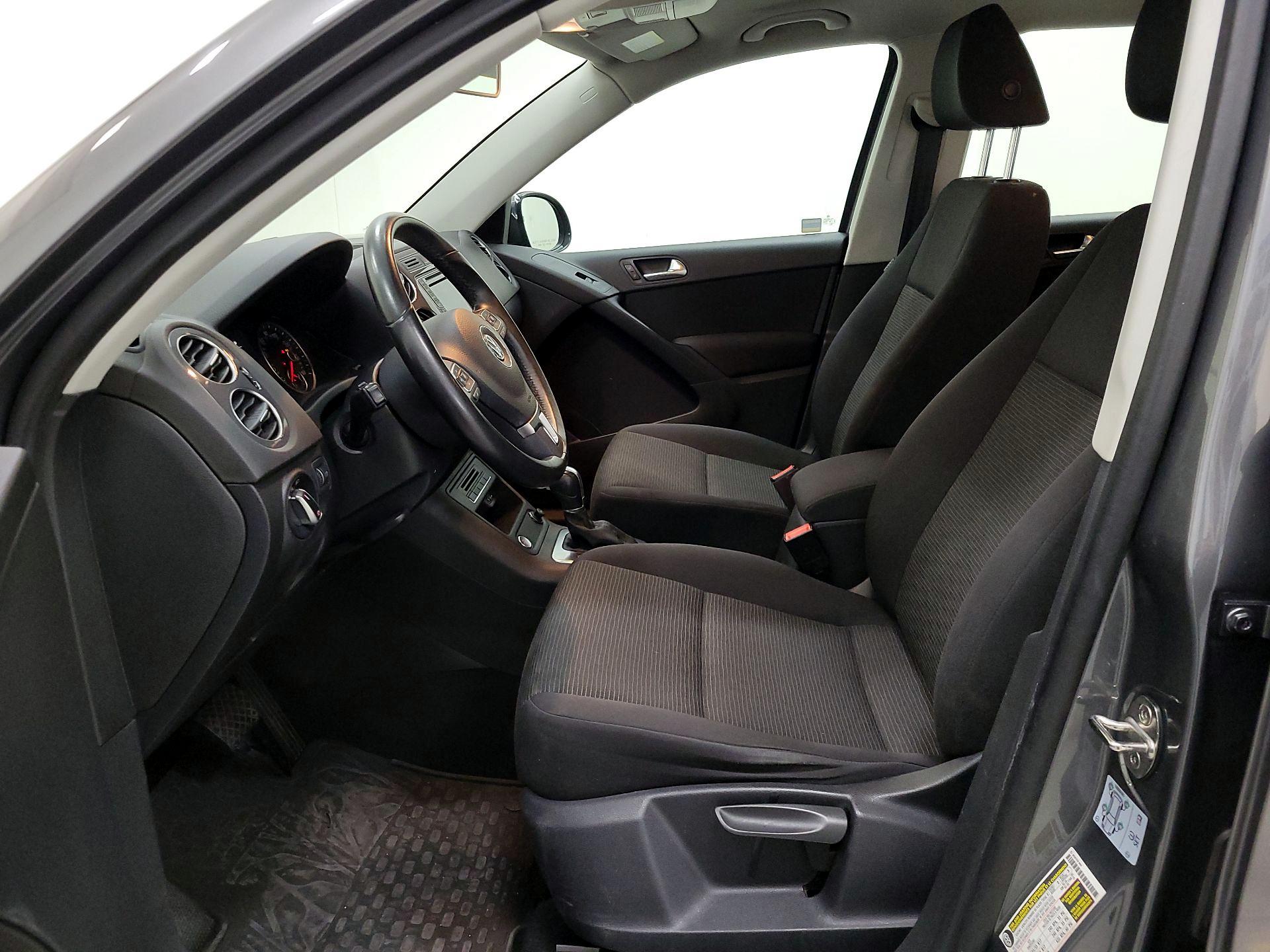 Thumbnail: 2018 Volkswagen Tiguan - 11