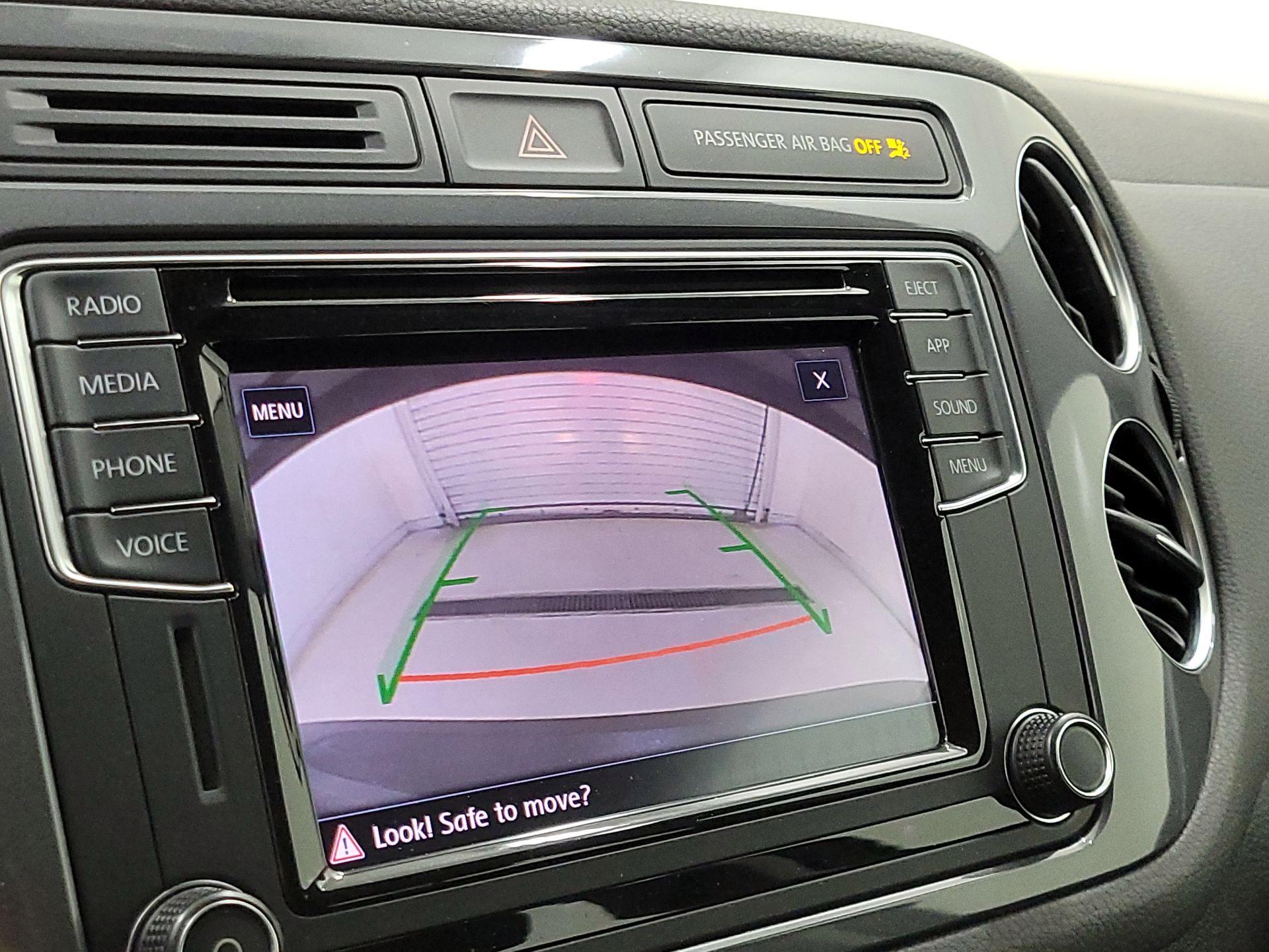 Thumbnail: 2018 Volkswagen Tiguan - 14