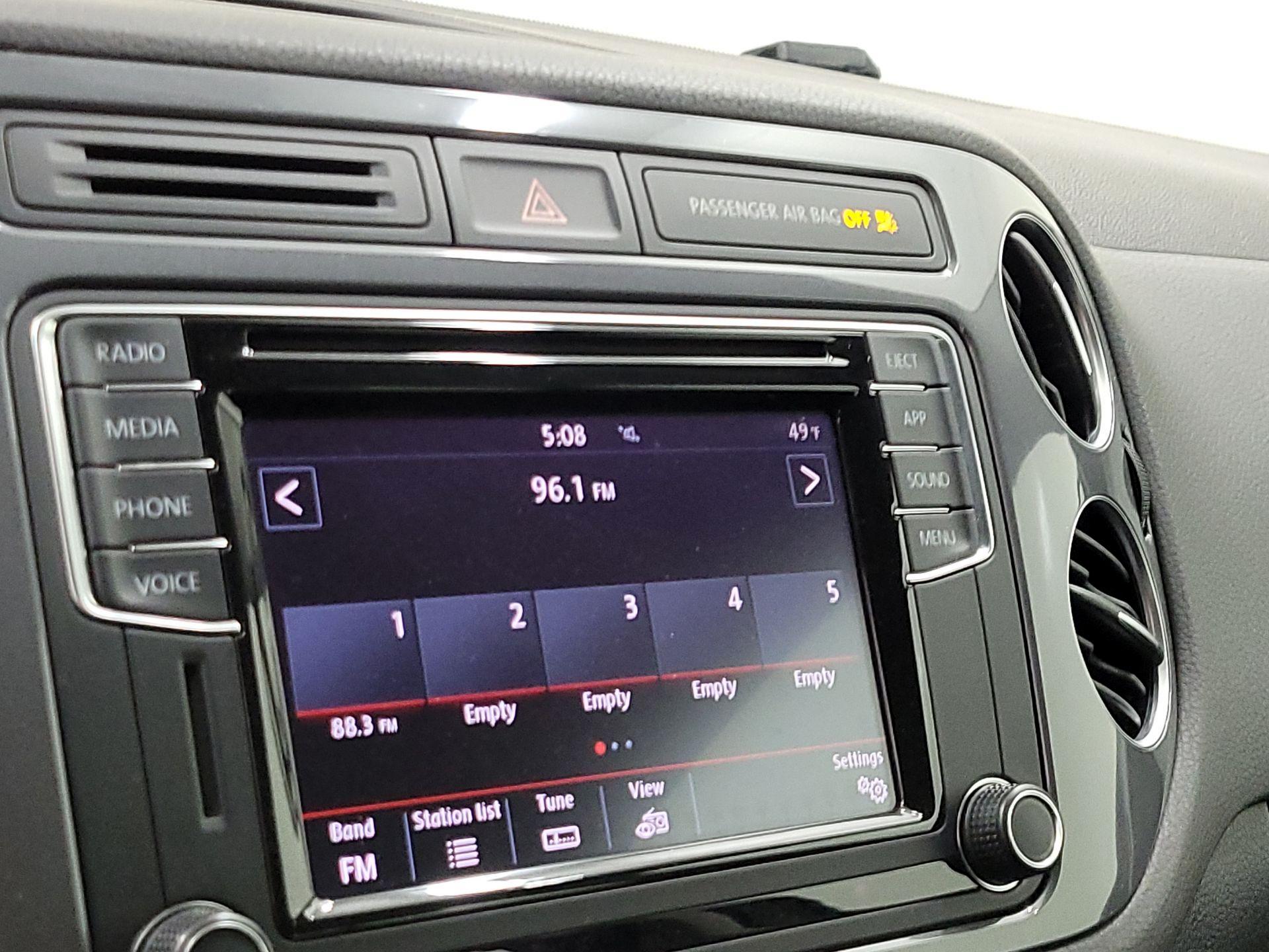 Thumbnail: 2018 Volkswagen Tiguan - 15