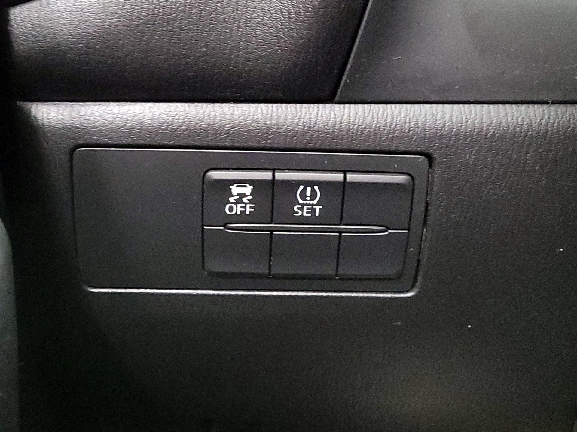 Thumbnail: 2014 Mazda Mazda3 - 13