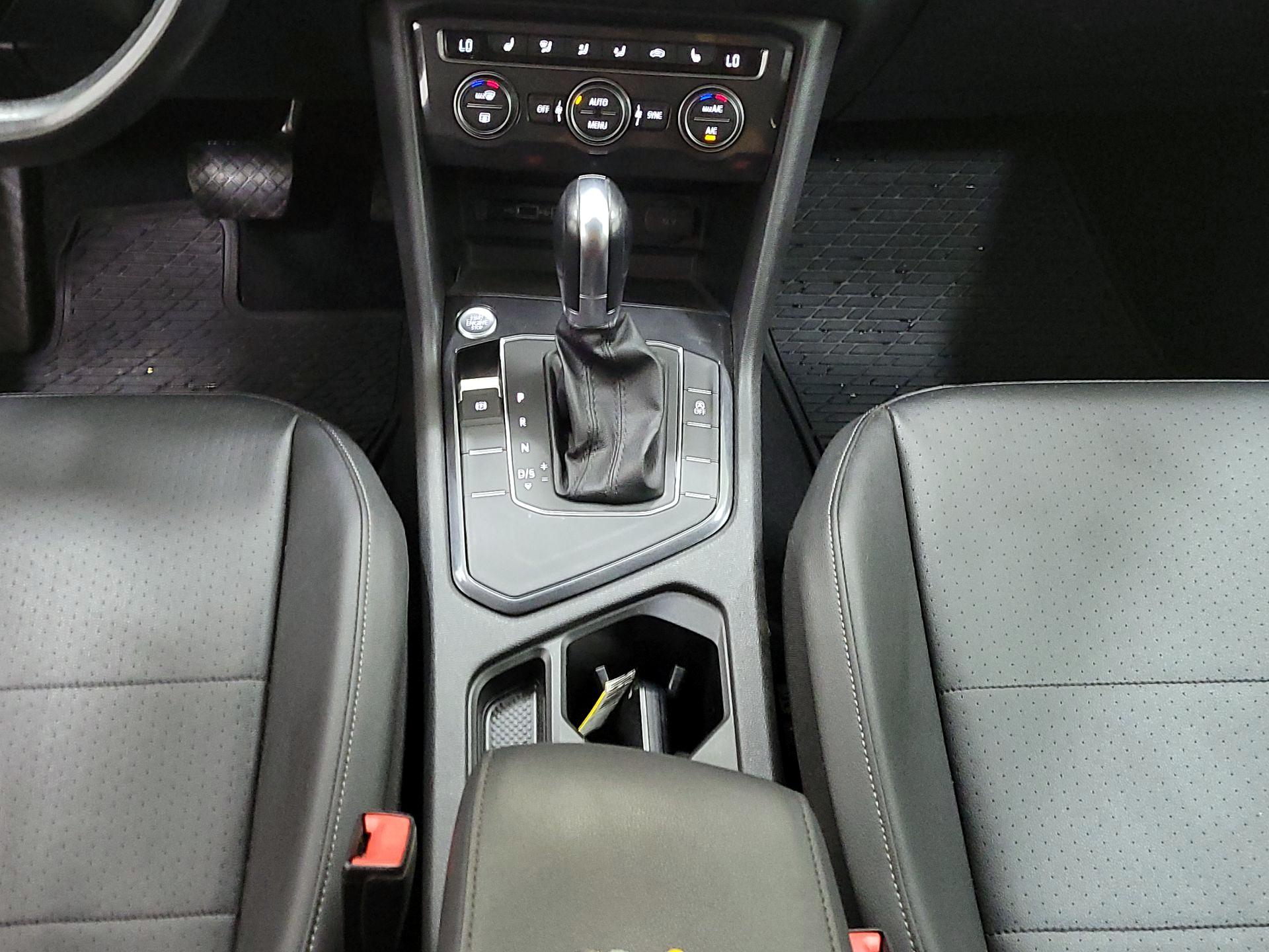 Thumbnail: 2019 Volkswagen Tiguan - 17
