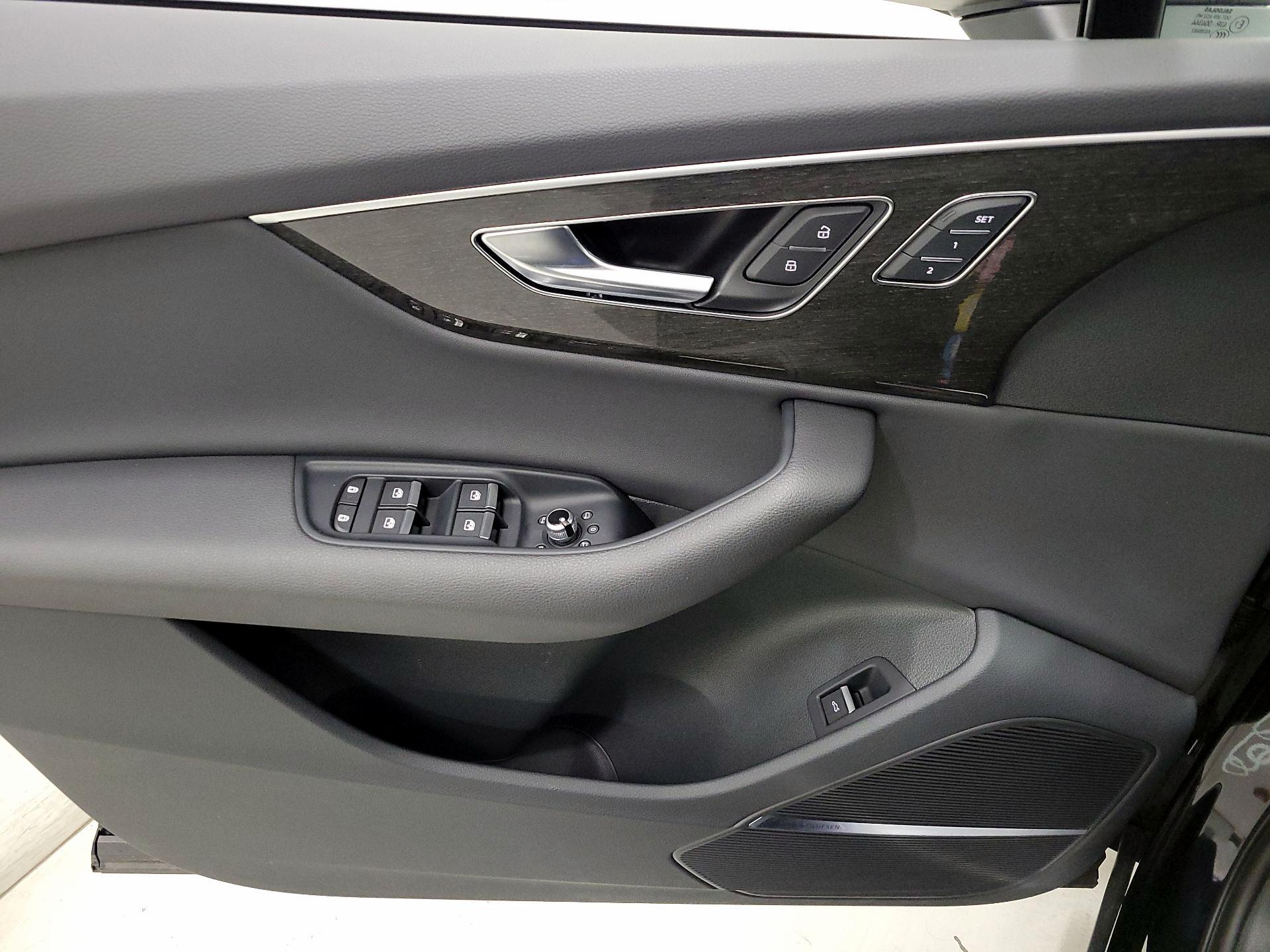 Thumbnail: 2021 Audi Q7 - 12