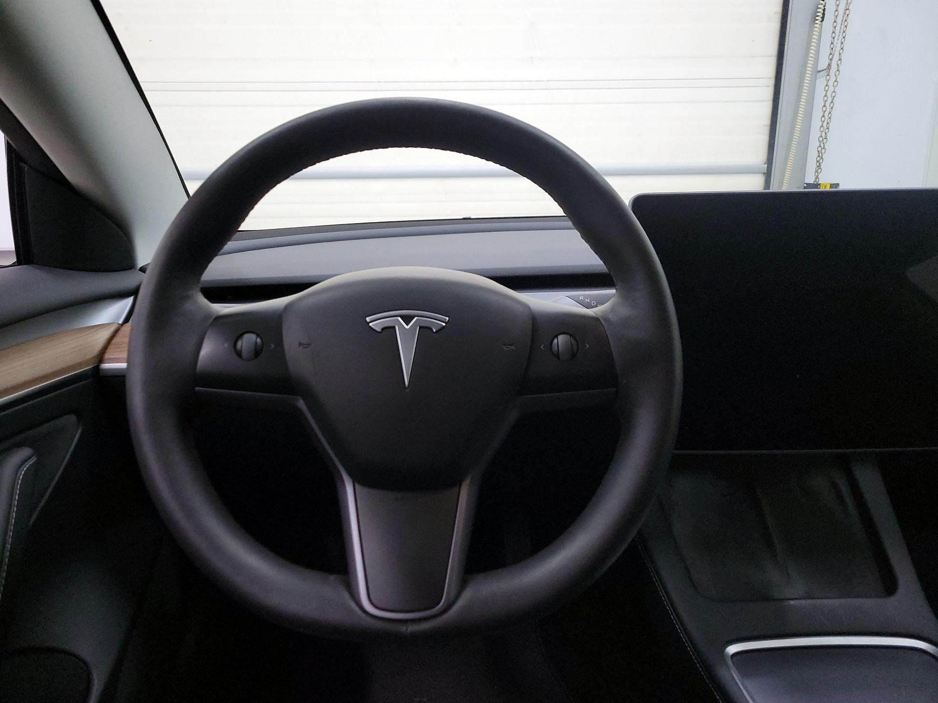 Thumbnail: 2023 Tesla Model 3 - 10