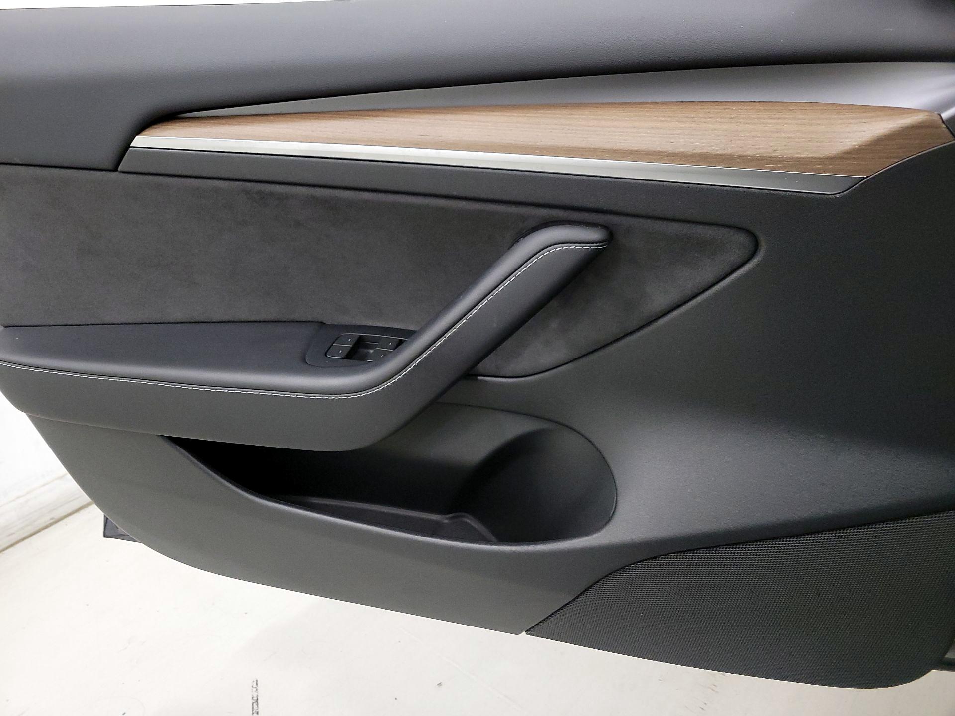 Thumbnail: 2023 Tesla Model 3 - 12