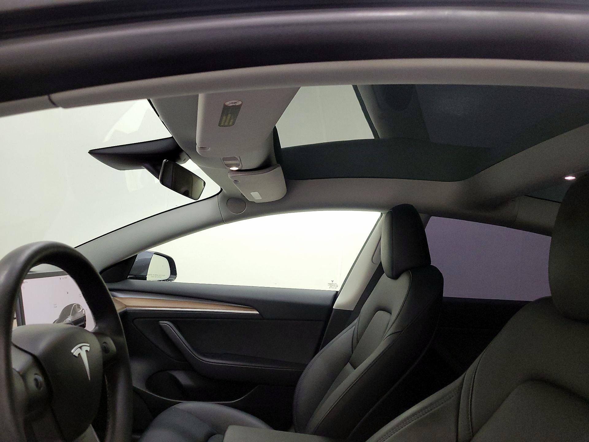 Thumbnail: 2023 Tesla Model 3 - 19