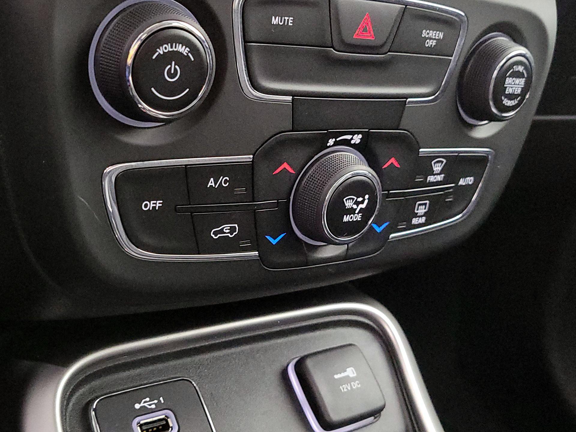 Thumbnail: 2020 Jeep Compass - 16