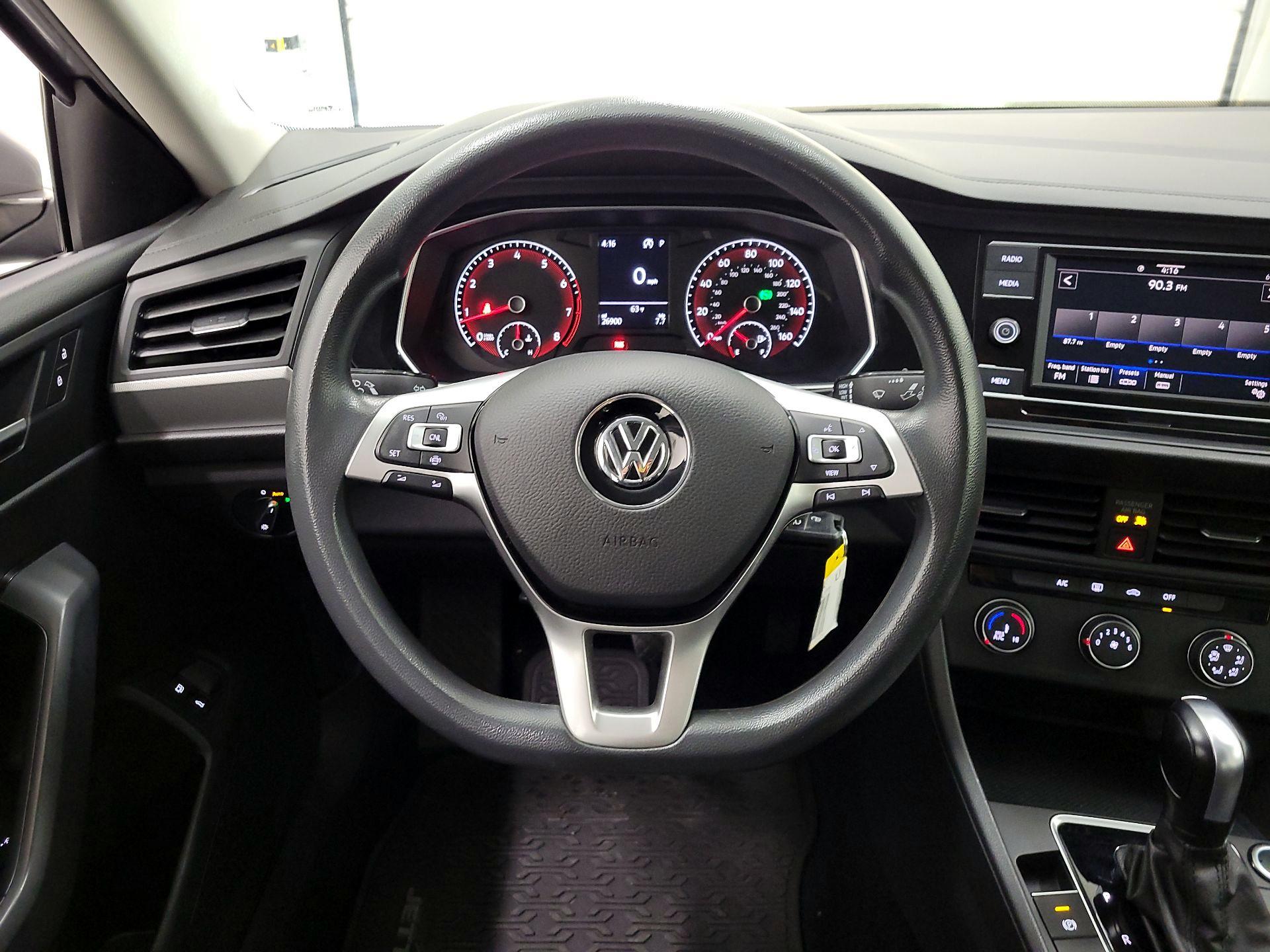 Thumbnail: 2021 Volkswagen Jetta - 10