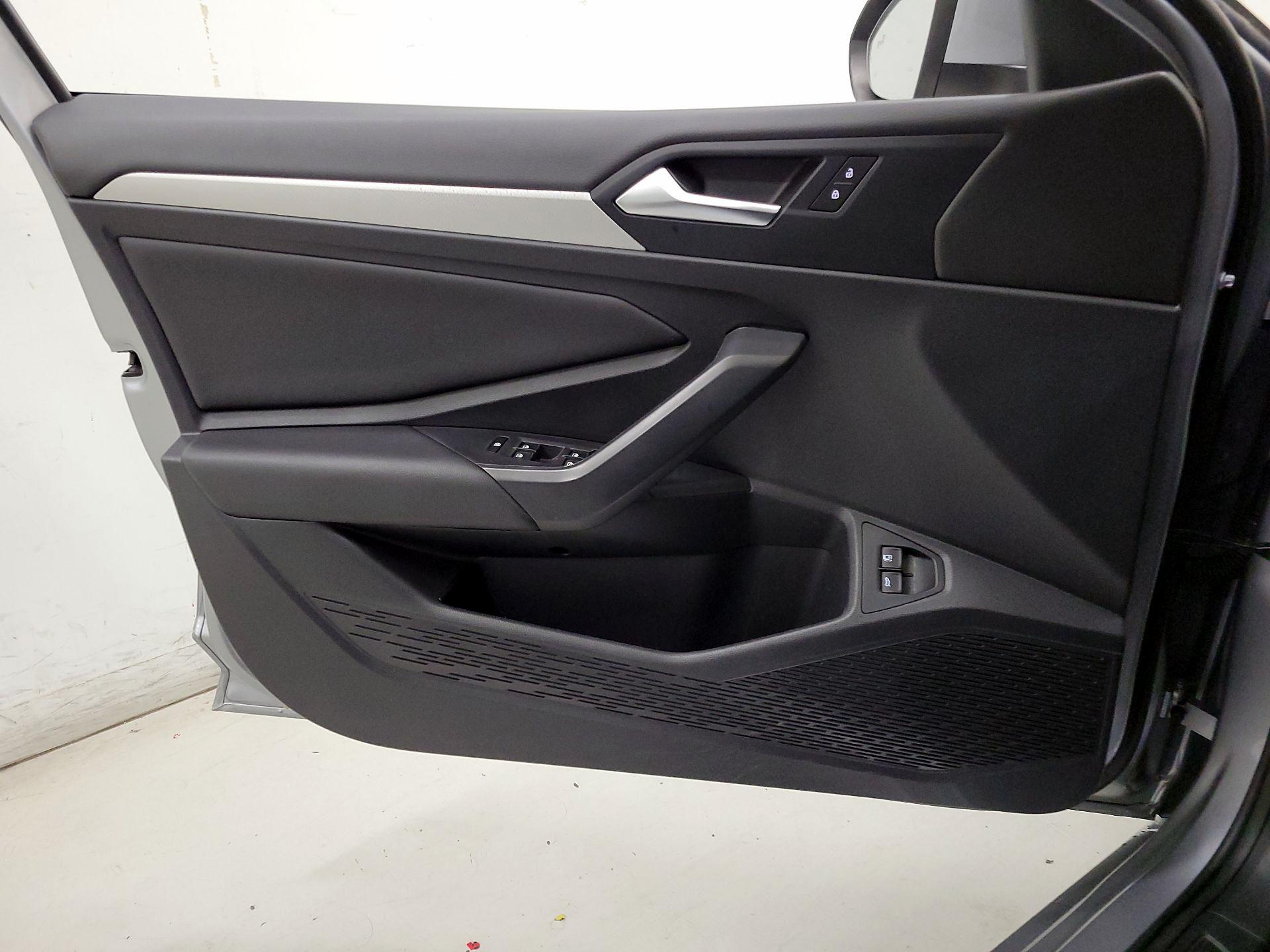 Thumbnail: 2021 Volkswagen Jetta - 12